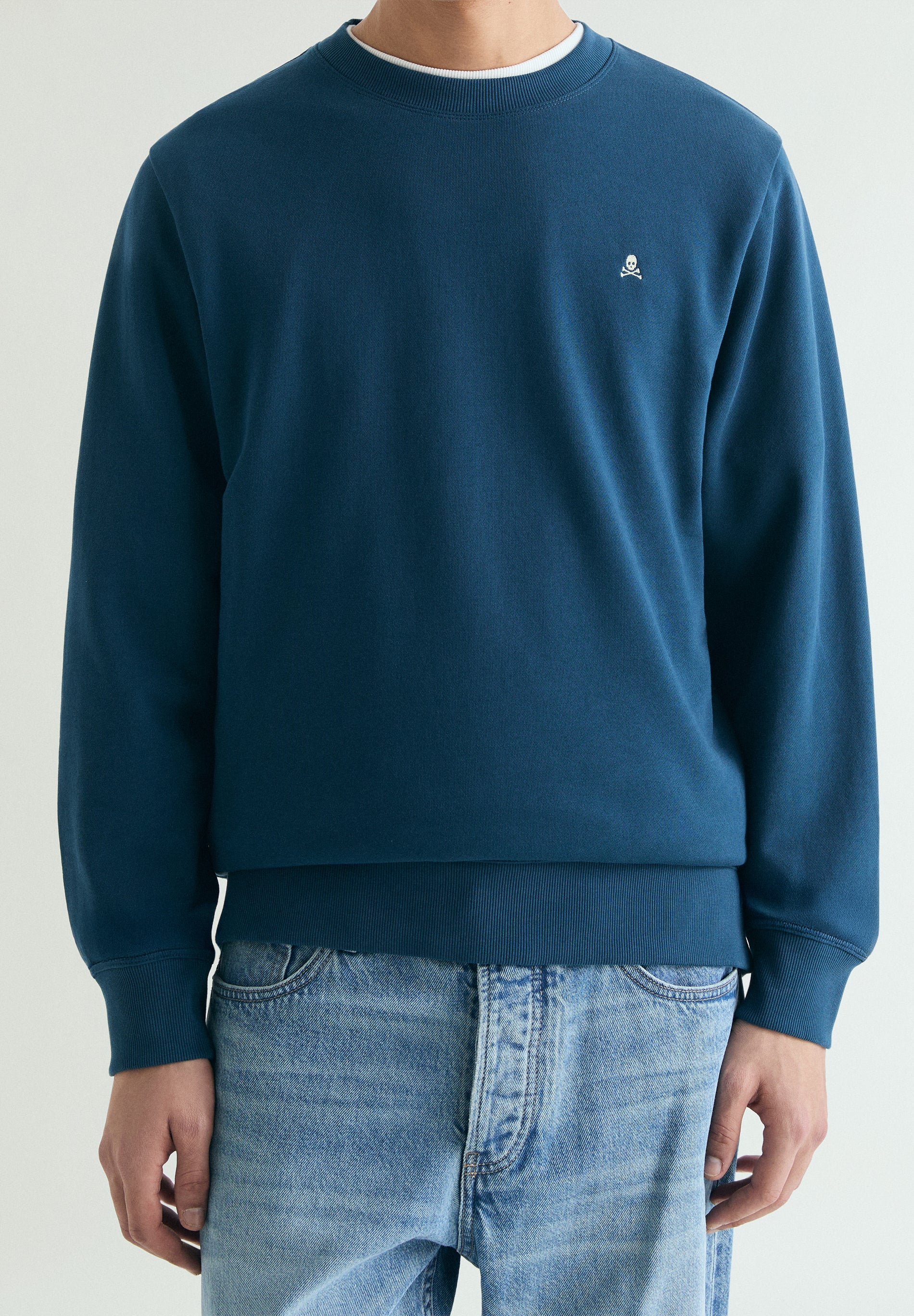 SWEATSHIRT WITH CONTRAST EMBROIDERY - Image 2