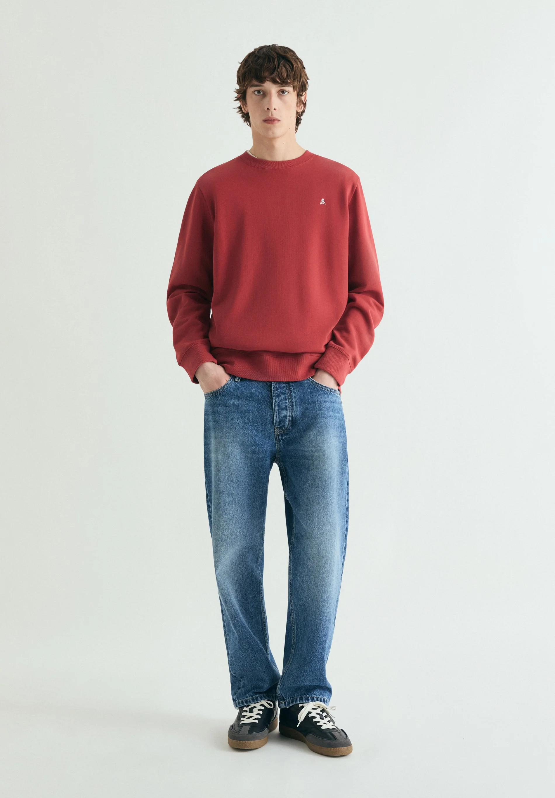 SWEATSHIRT WITH CONTRAST EMBROIDERY - Image 2