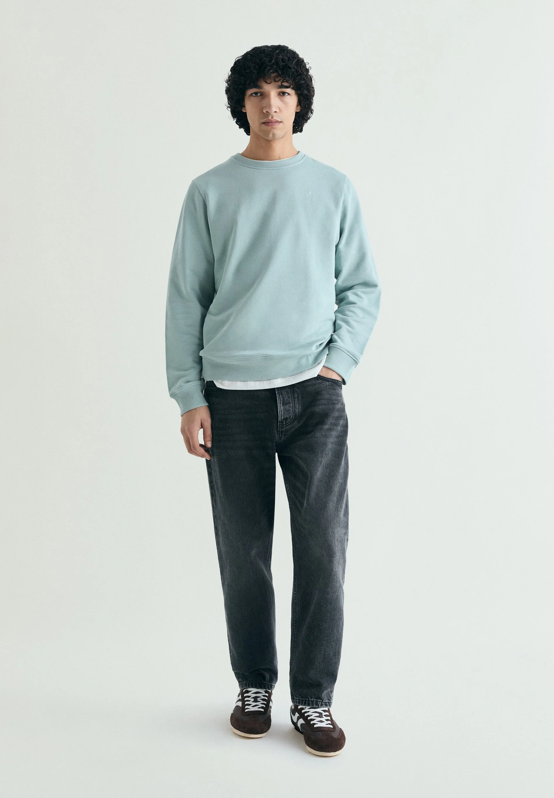 WASHED EMBROIDERED SWEATSHIRT - Image 2