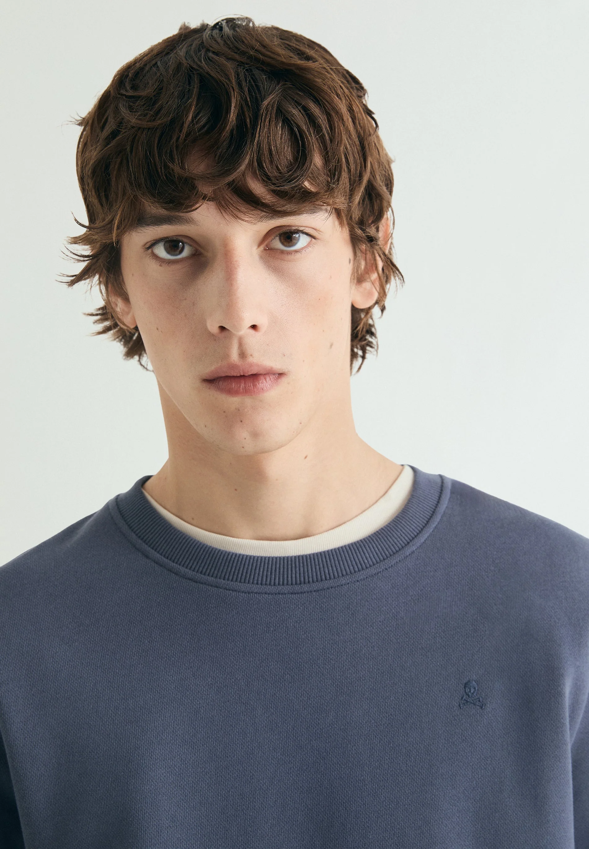WASHED EMBROIDERED SWEATSHIRT - Image 3
