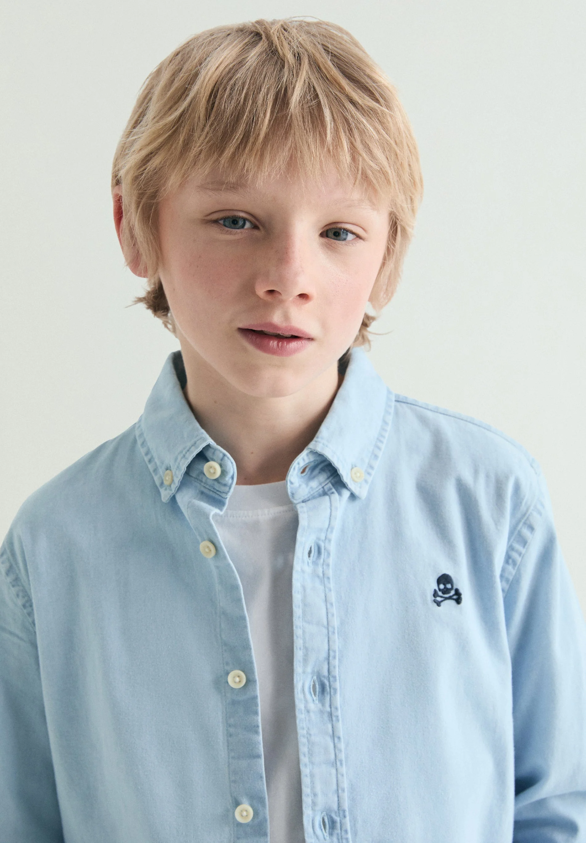 BUTTON-DOWN COLLAR DENIM SHIRT - Image 3