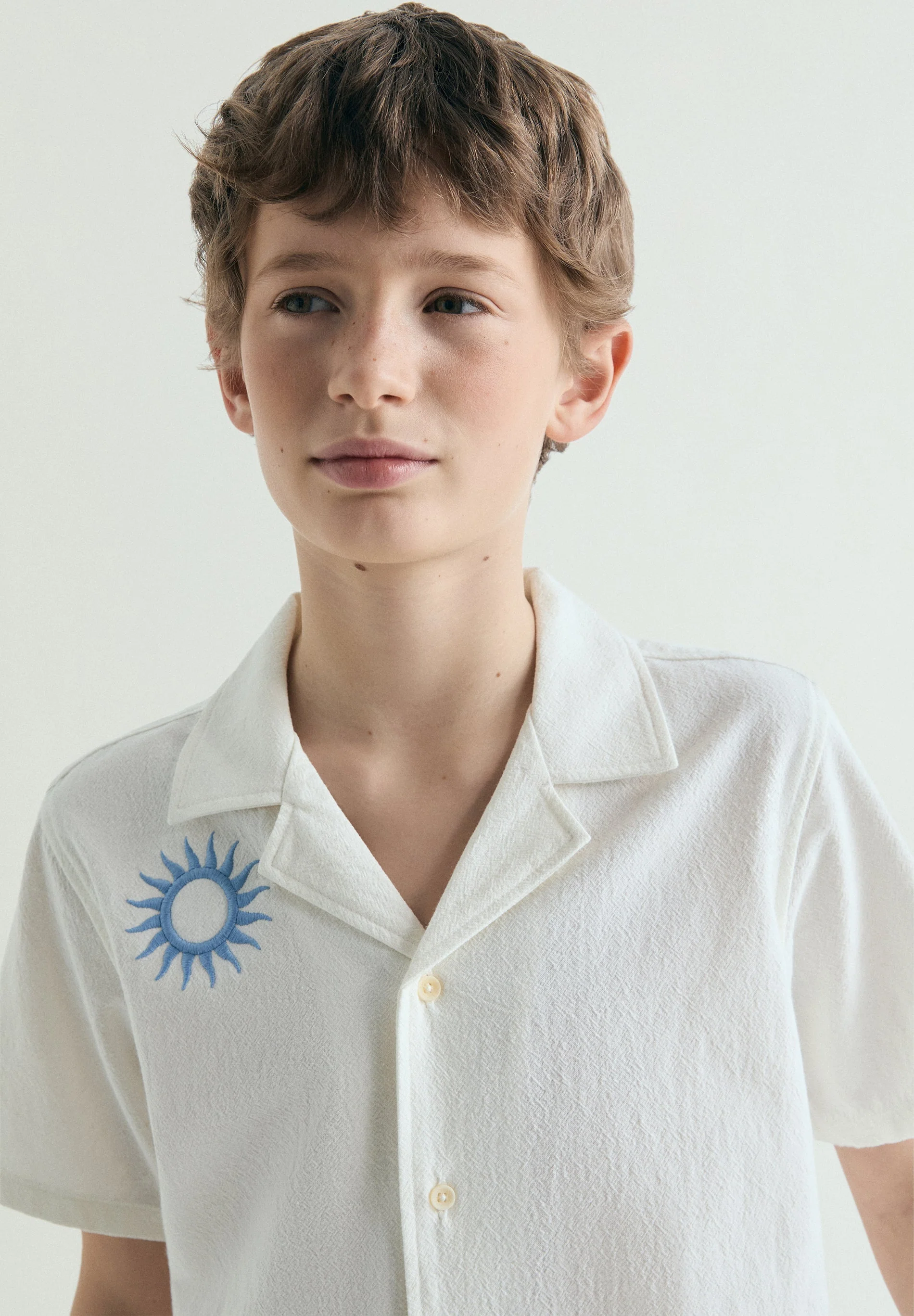 SHORT SLEEVE SHIRT WITH EMBROIDERY - Image 3