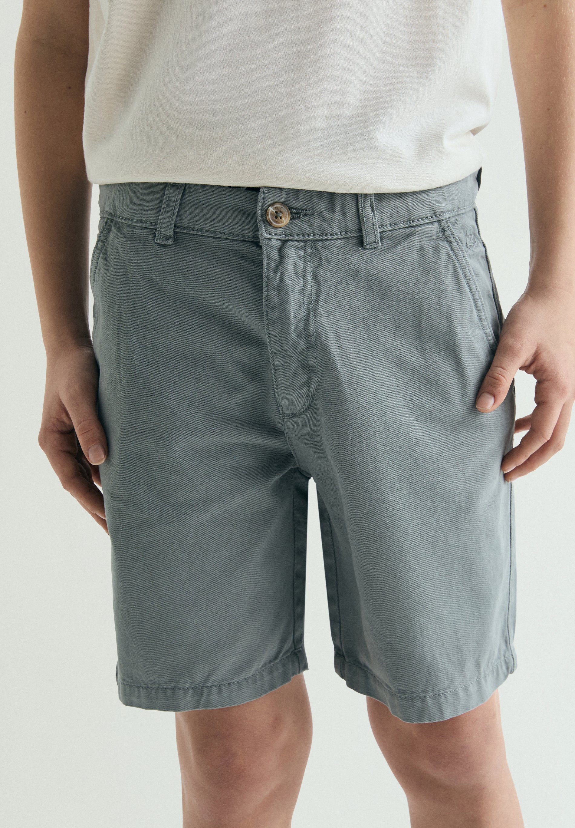 ORGANIC COTTON BERMUDA SHORTS - Image 2