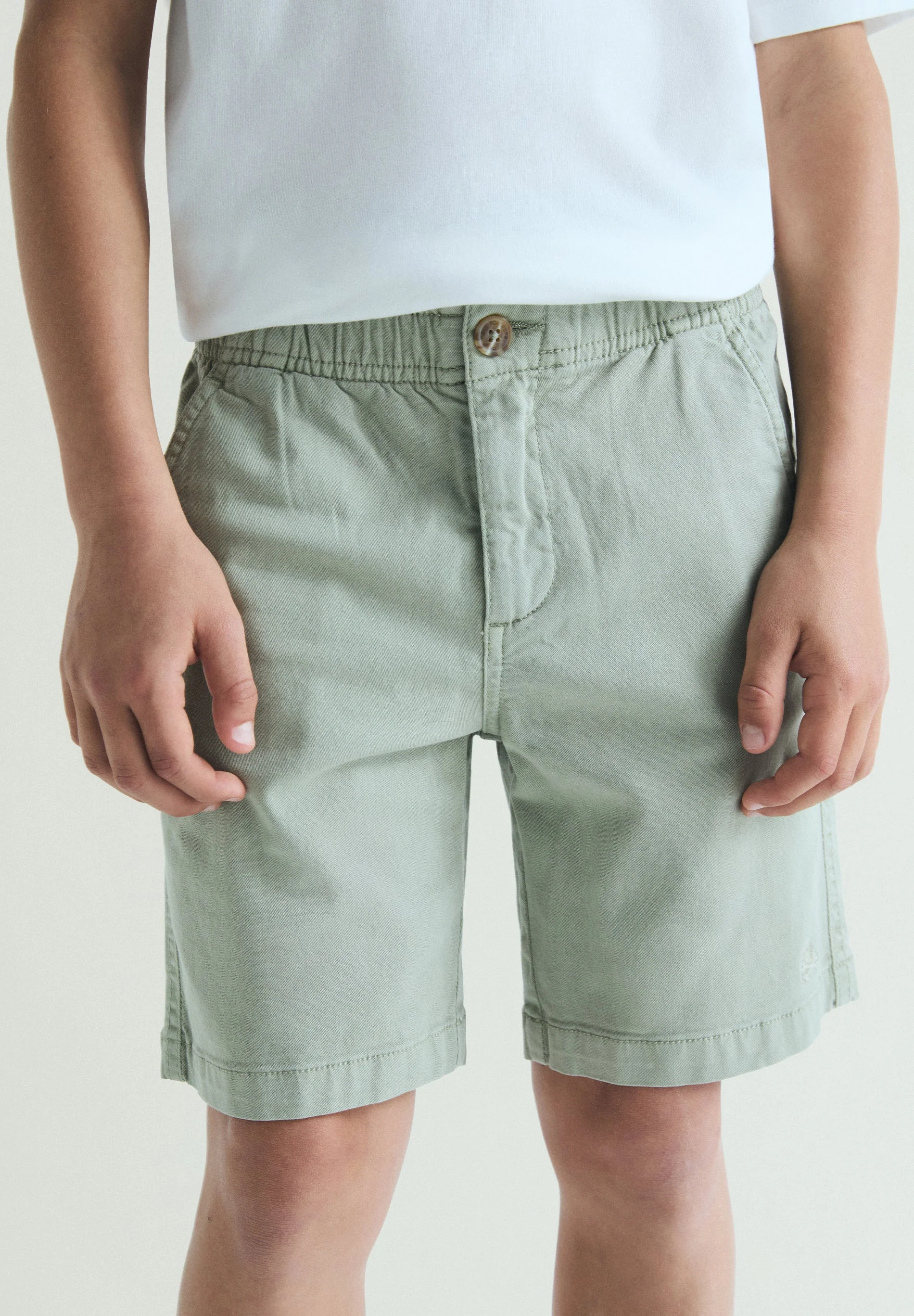 CLASSIC BERMUDA SHORTS - Image 2
