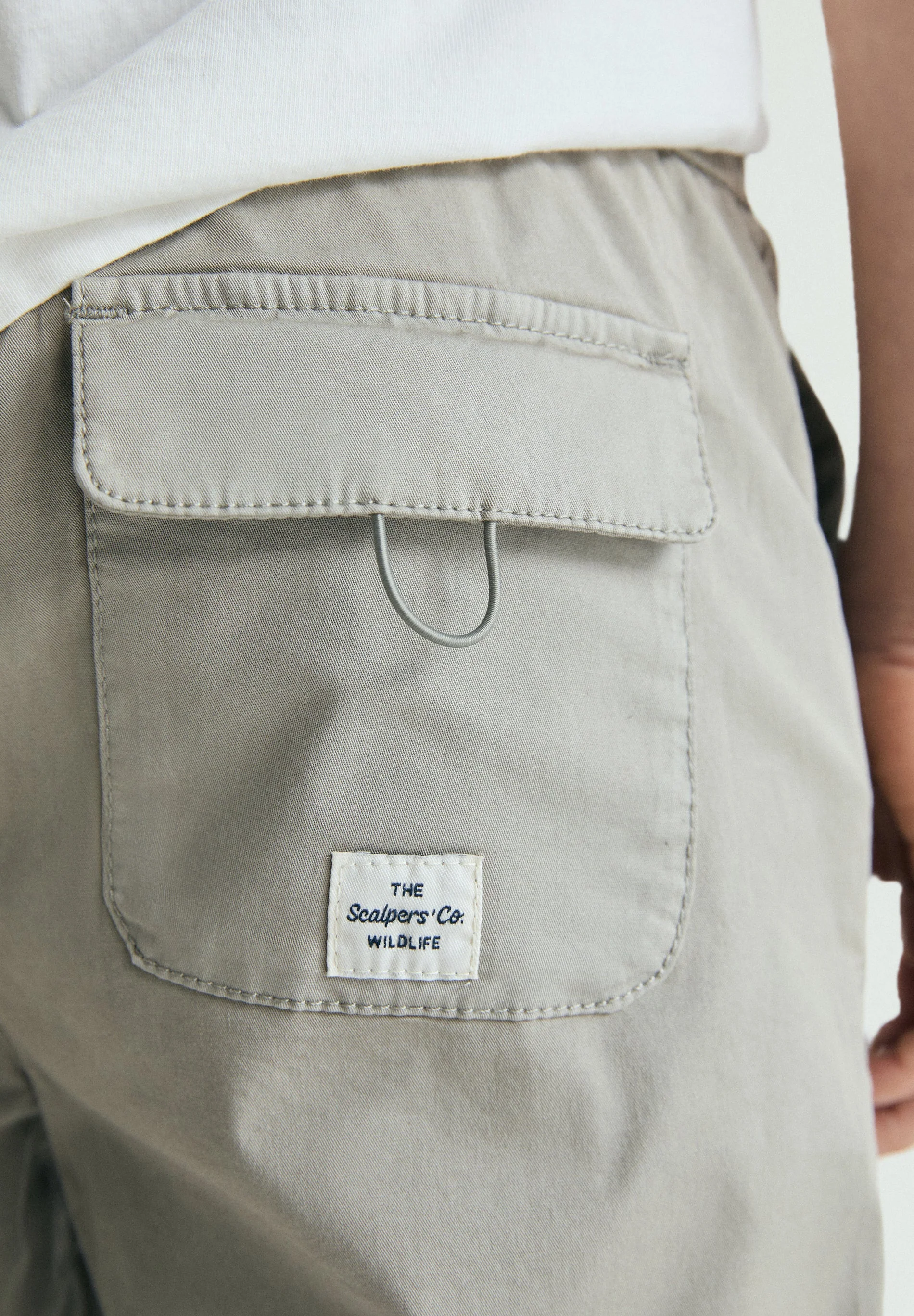 BERUMDA SHORTS WITH BACK POCKET - Image 3