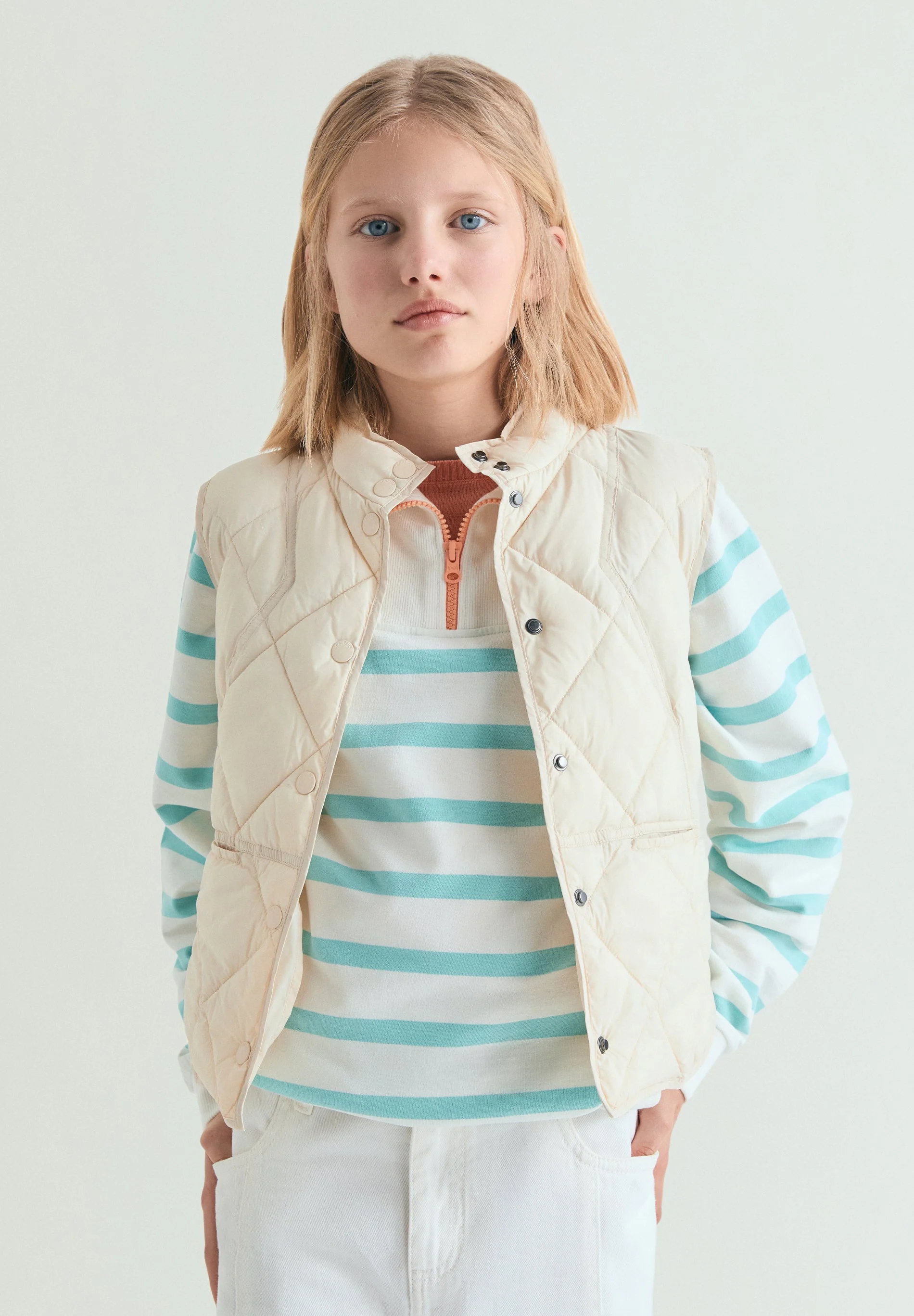 QUILTED GILET WITH STITCHING
