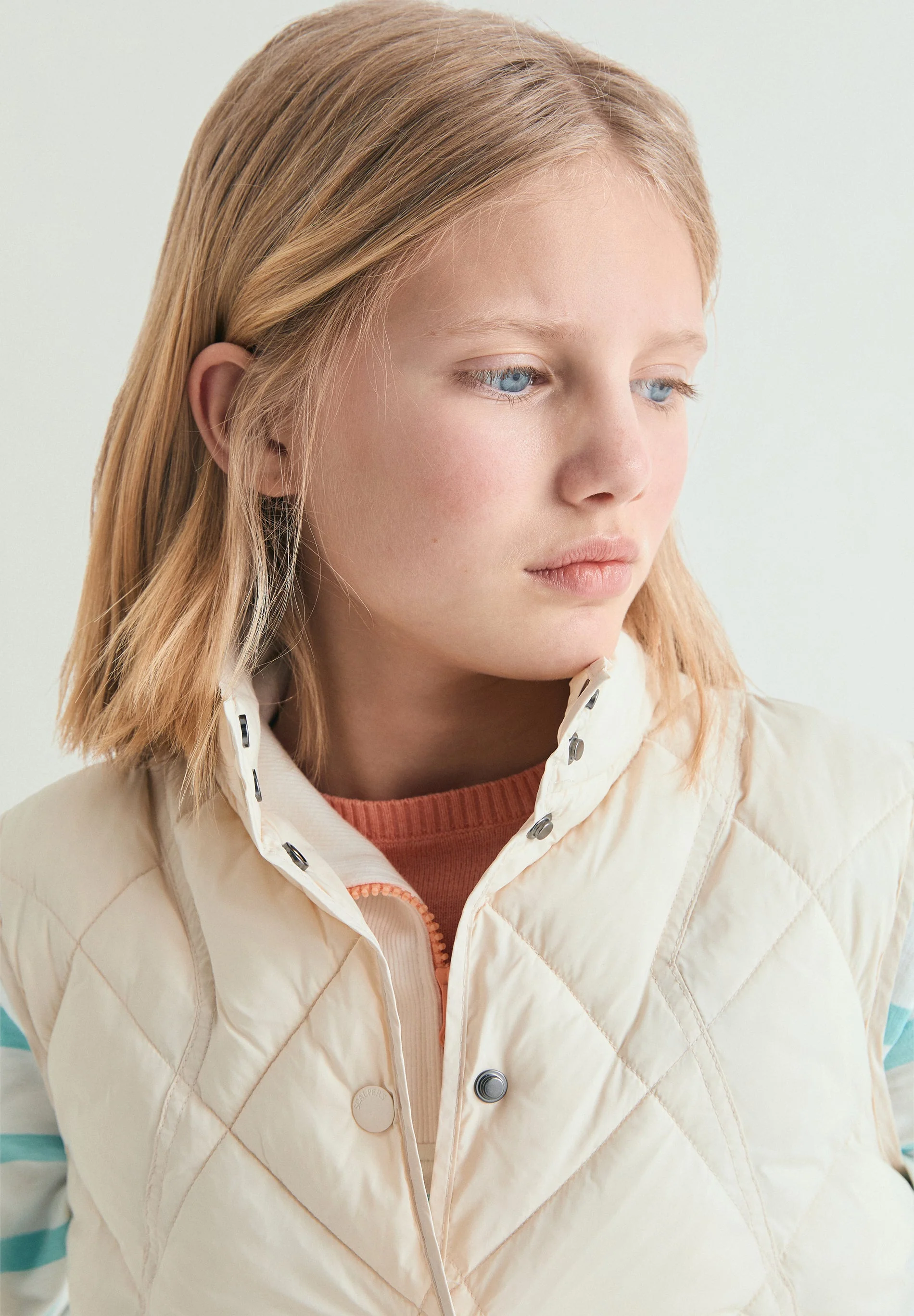 QUILTED GILET WITH STITCHING - Image 3