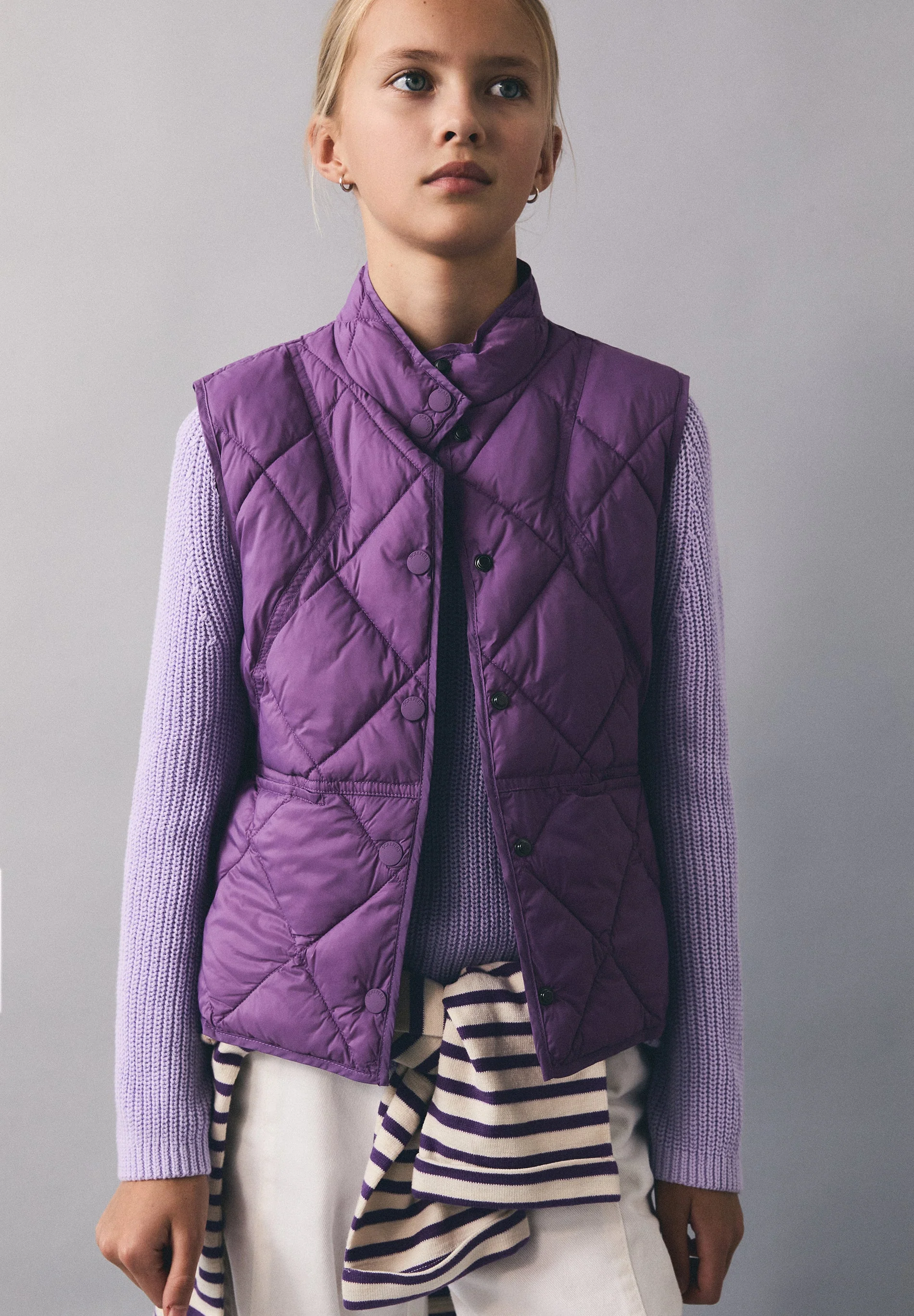 QUILTED GILET WITH STITCHING