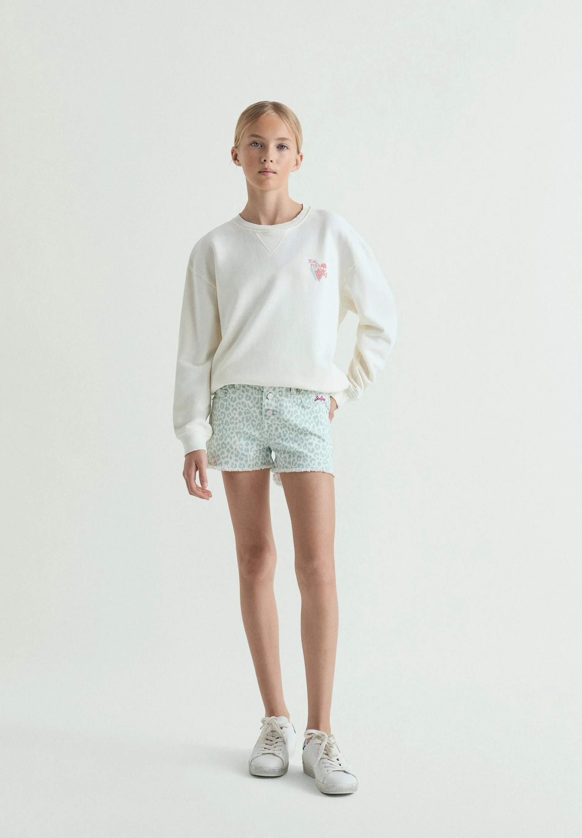 ANIMAL PRINT SHORTS WITH BUTTON