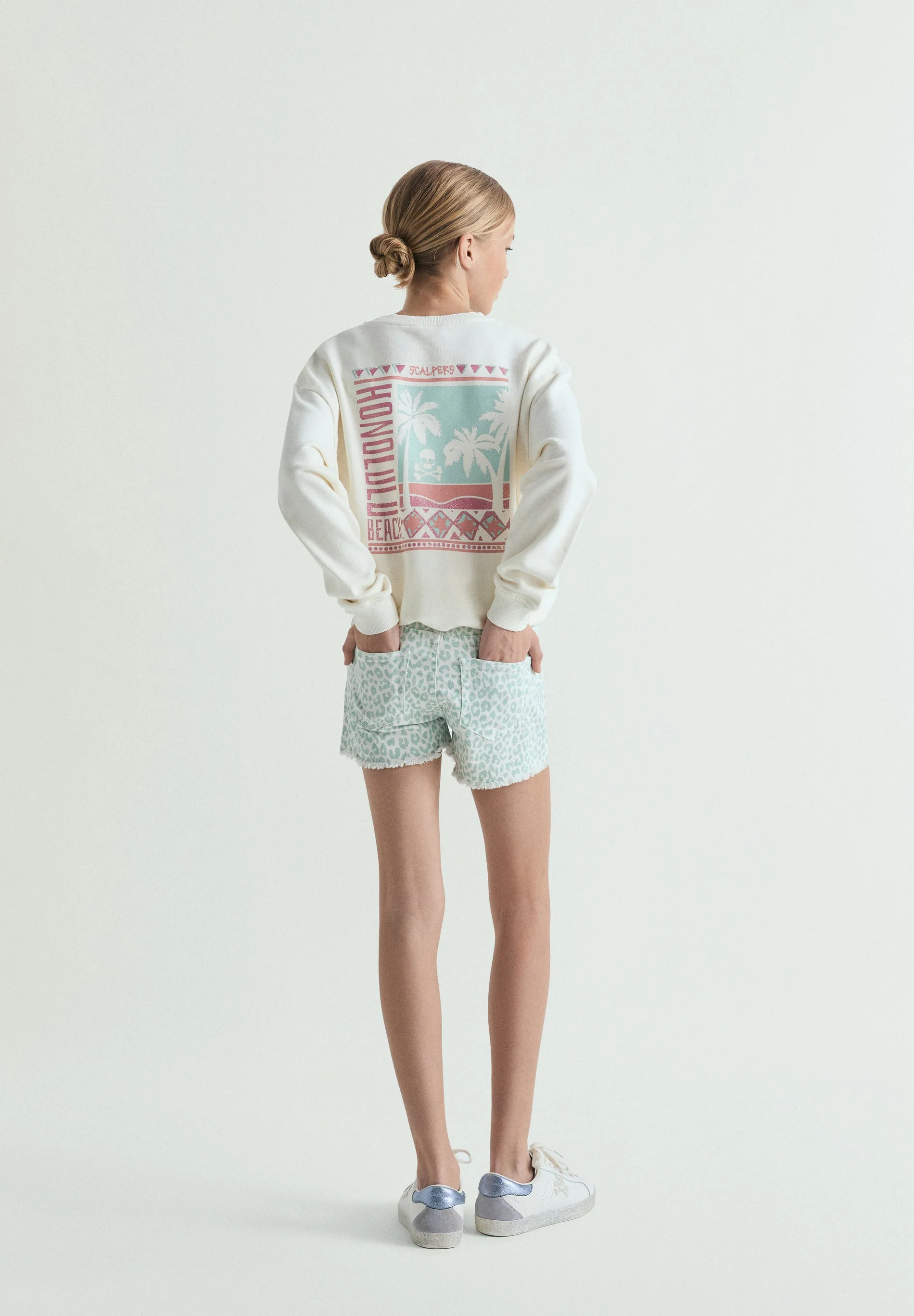 ANIMAL PRINT SHORTS WITH BUTTON - Image 3
