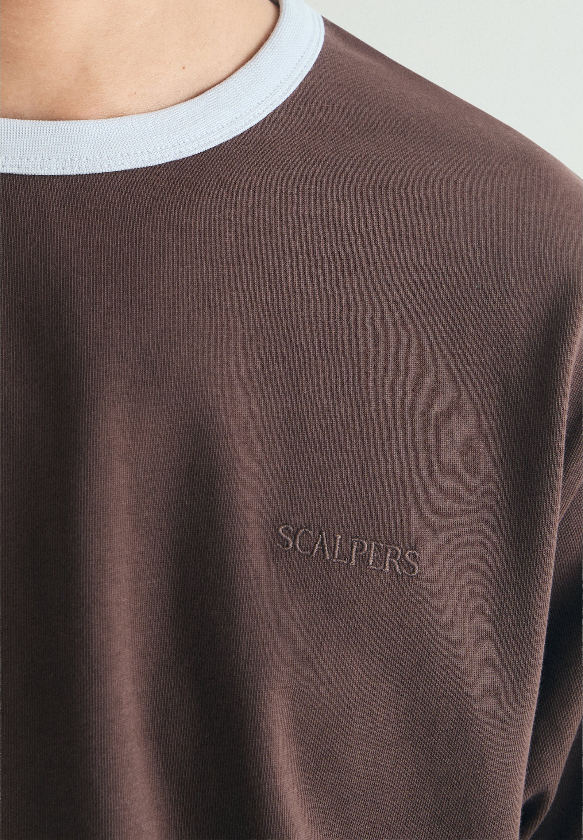 CONTRAST COLLAR T-SHIRT - Image 3