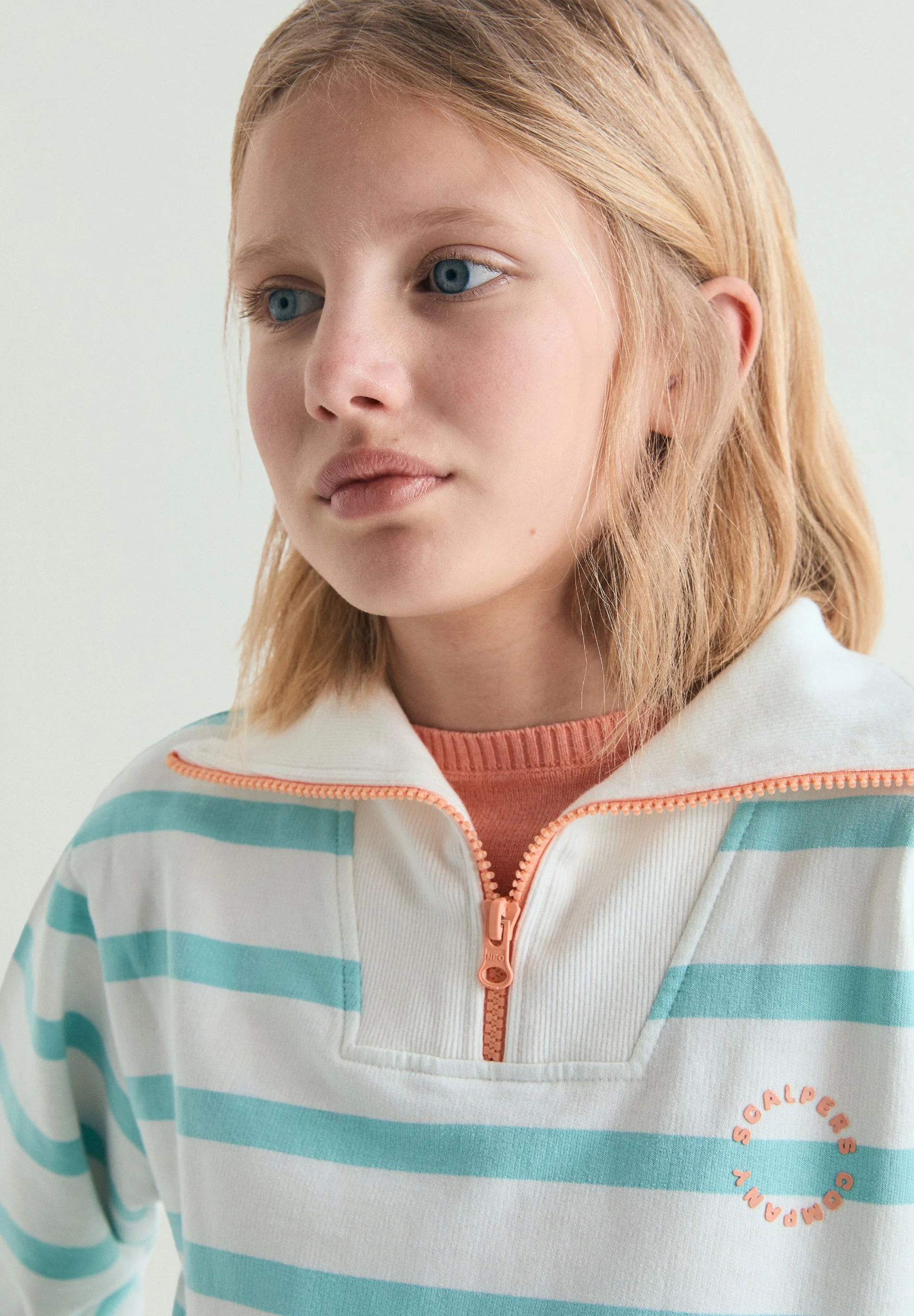 HIGH NECK STRIPED SWEATSHIRT - Image 4