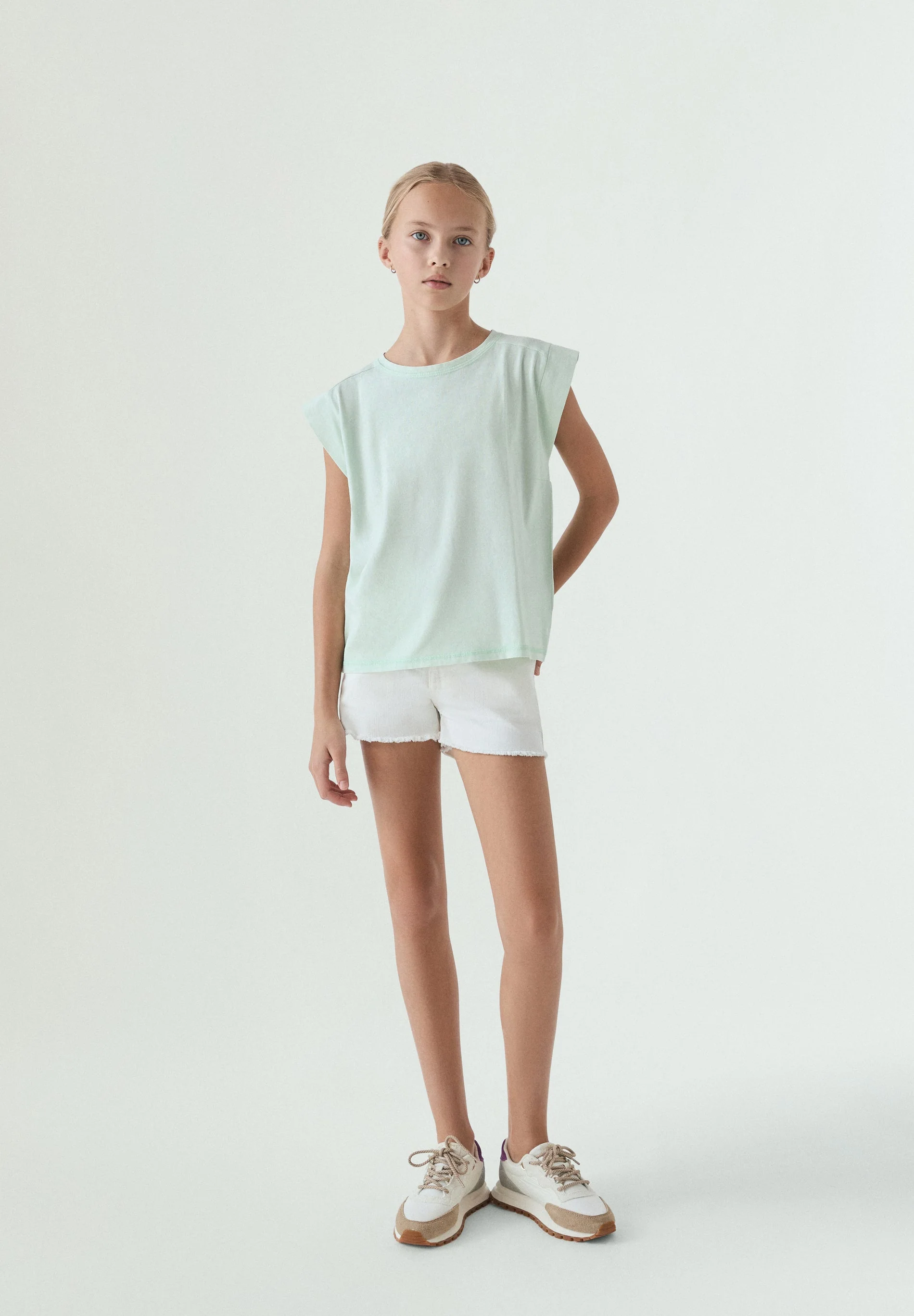 SKULL T-SHIRT WITH STUDS - Image 2