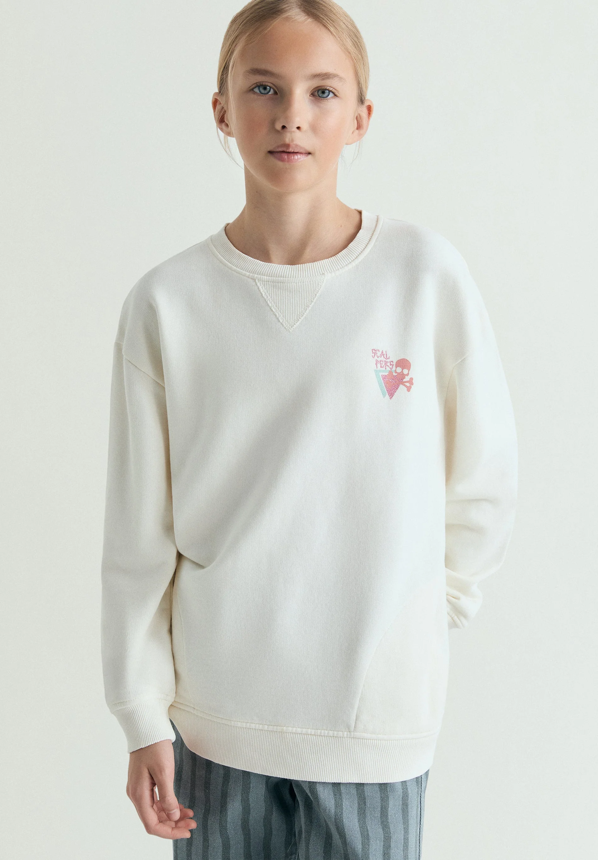 SWEATSHIRT WITH PRINTED BACK - Image 4