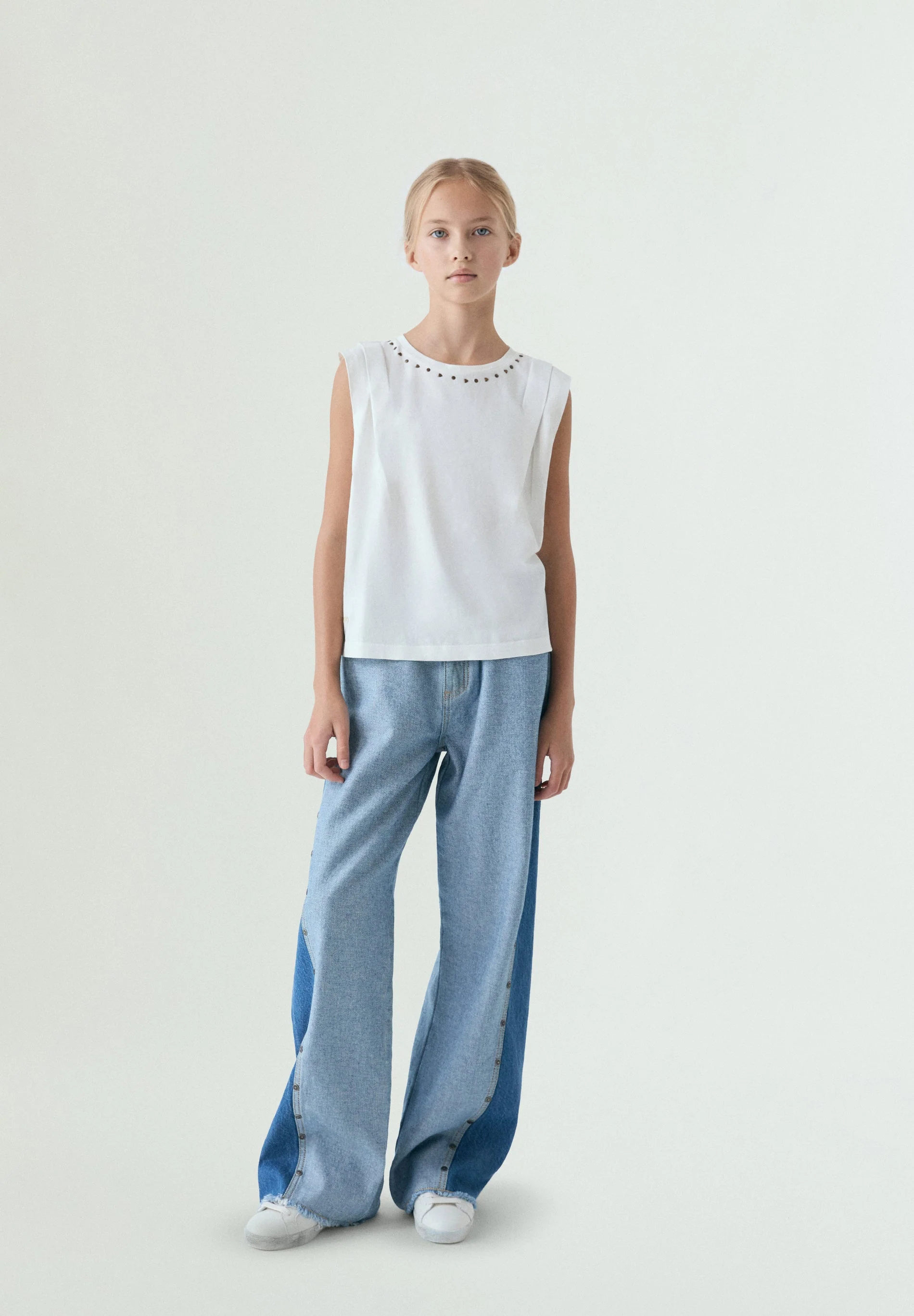 SLEEVELESS T-SHIRT WITH STUDS