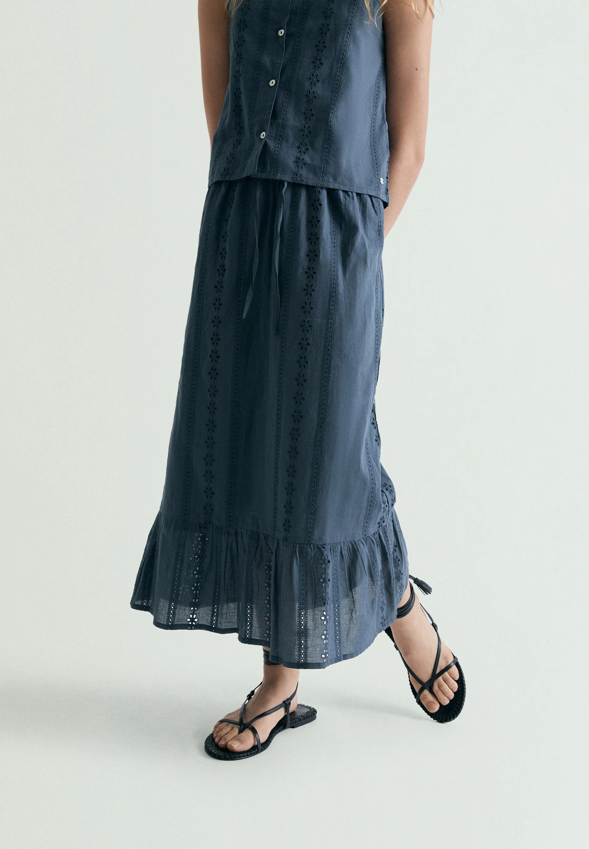 COTTON SKIRT WITH EMBROIDERY - Image 3