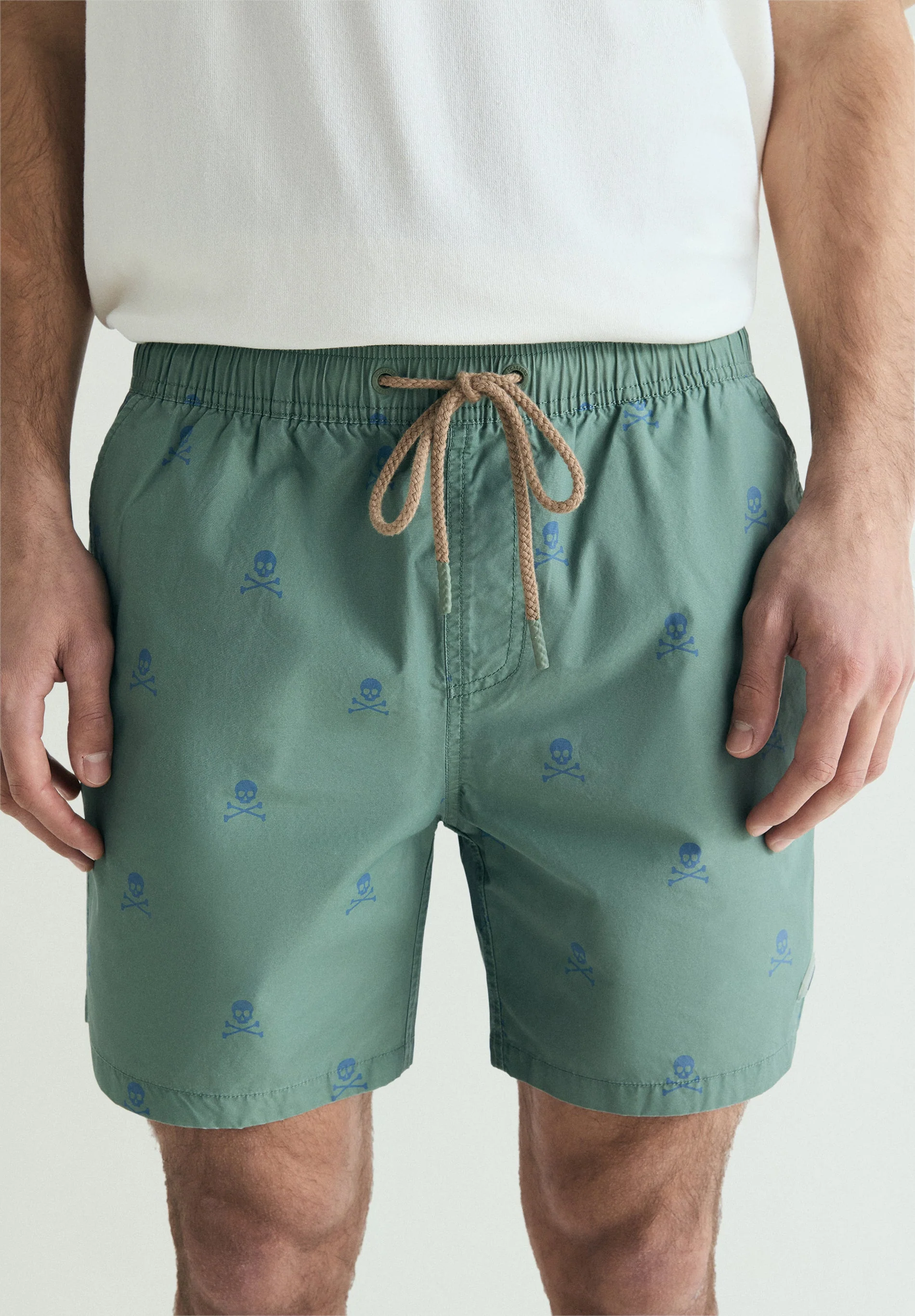 CONTRAST SKULL SWIMMING TRUNKS - Image 2