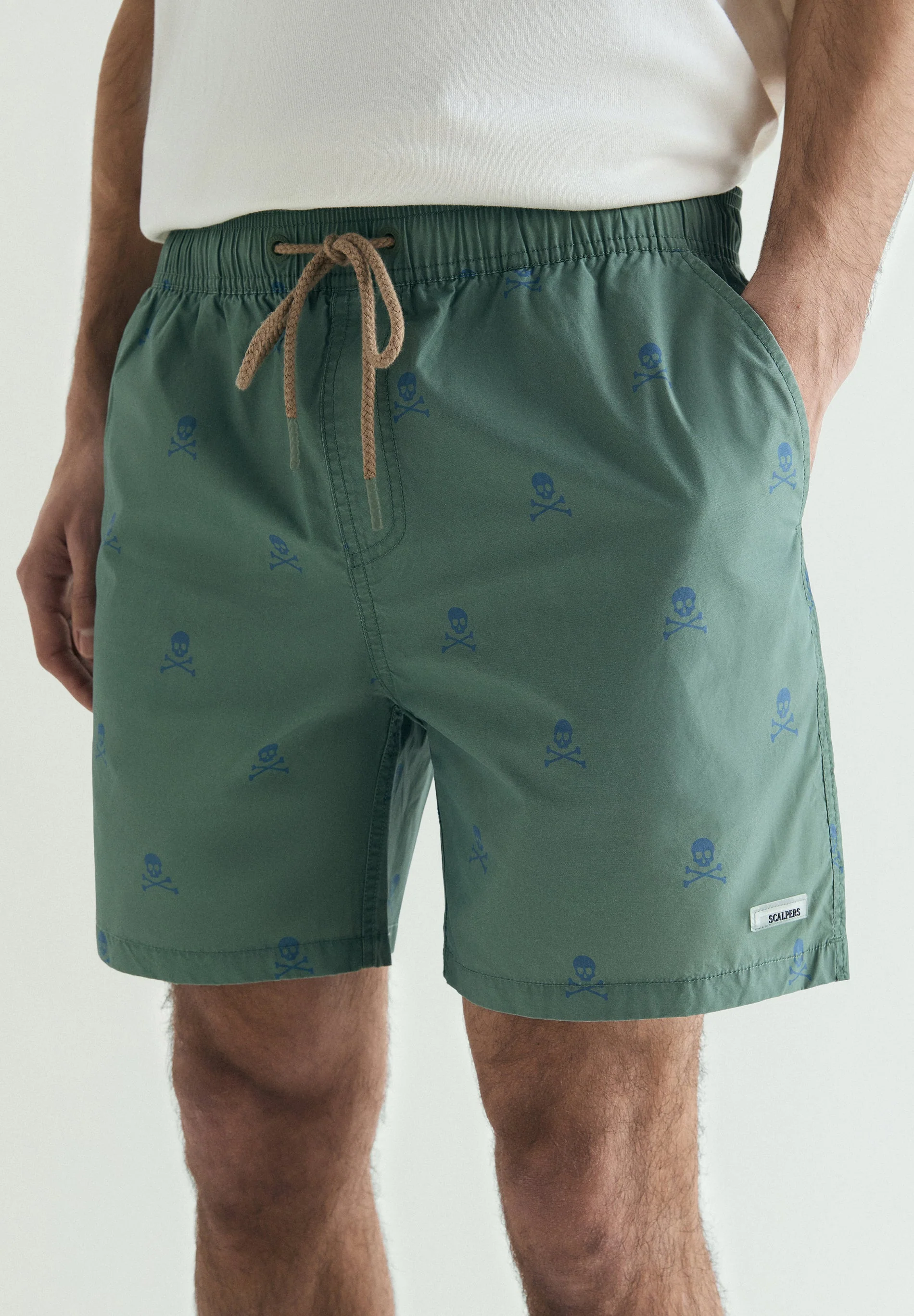 CONTRAST SKULL SWIMMING TRUNKS - Image 4