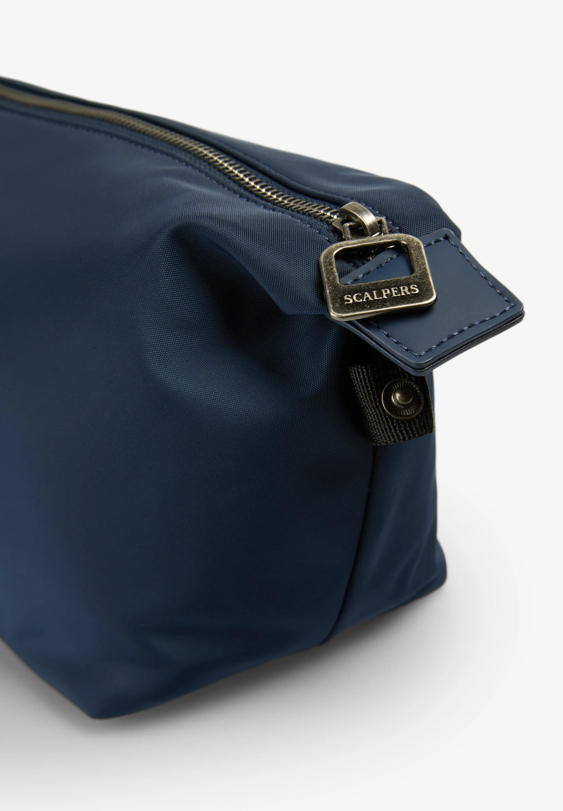 TECHNICAL TOILETRY BAG - Image 6
