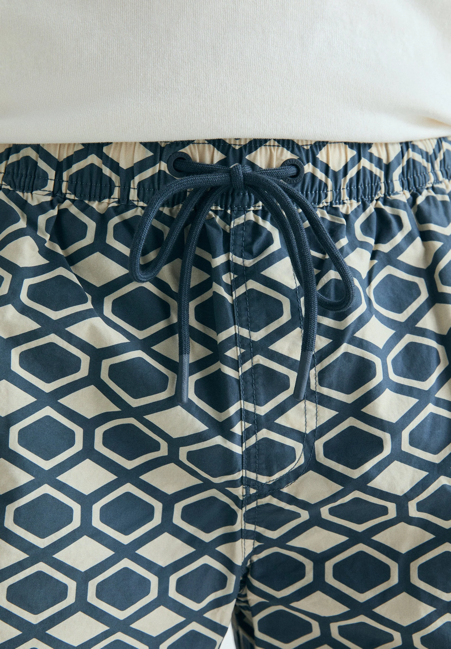 GEOMETRIC PRINT SWIMMING TRUNKS - Image 4