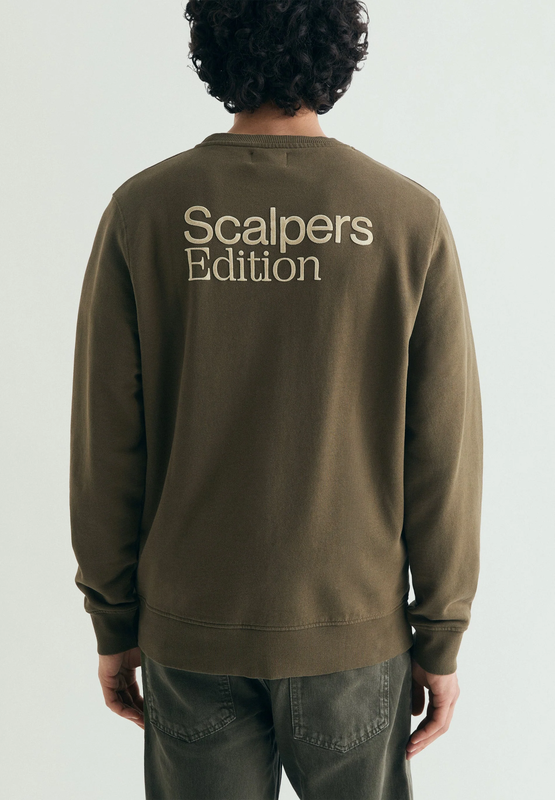 BASIC SWEATSHIRT WITH BACK PRINT