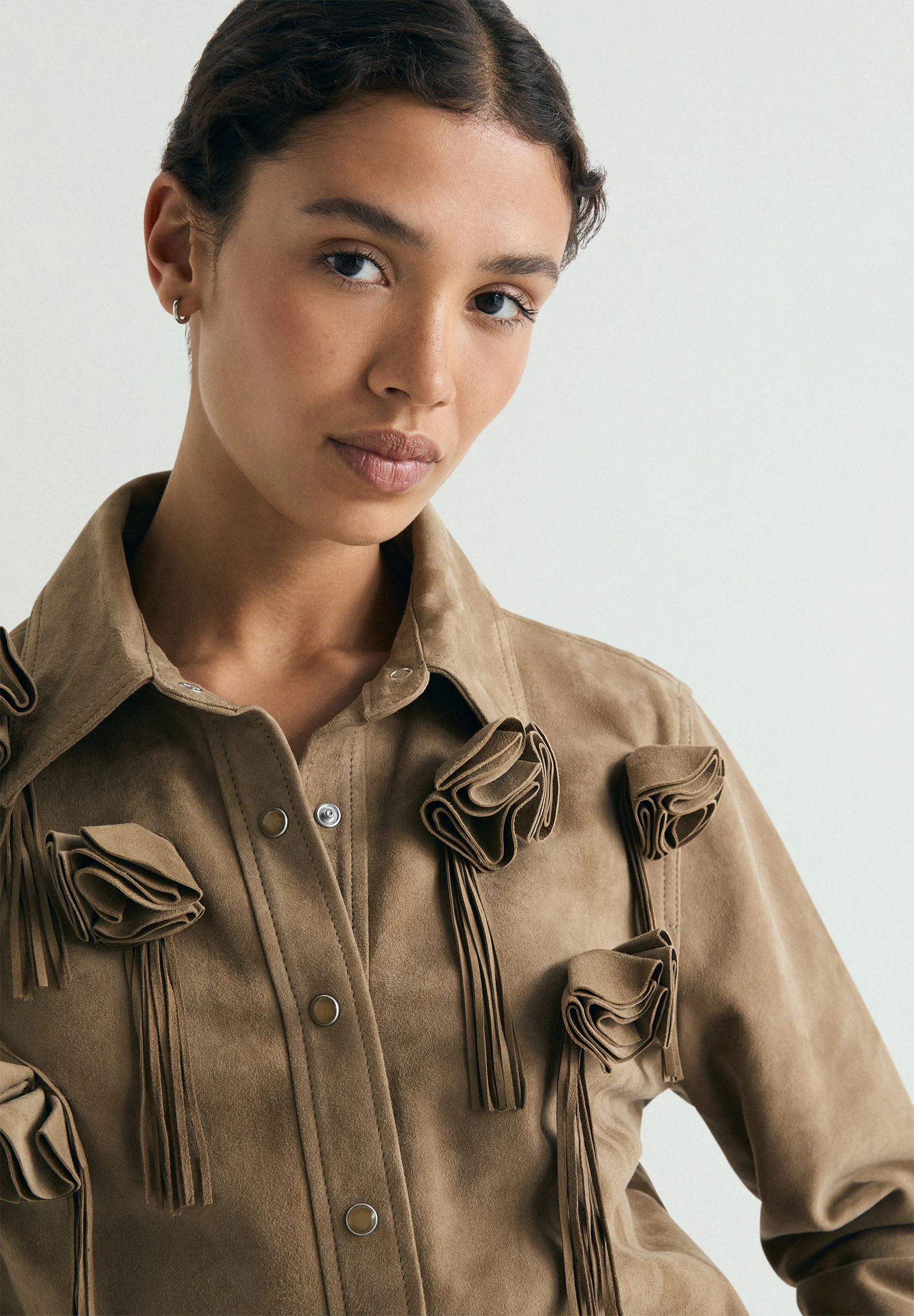 SUEDE SHIRT WITH FLORAL DETAIL - Image 3
