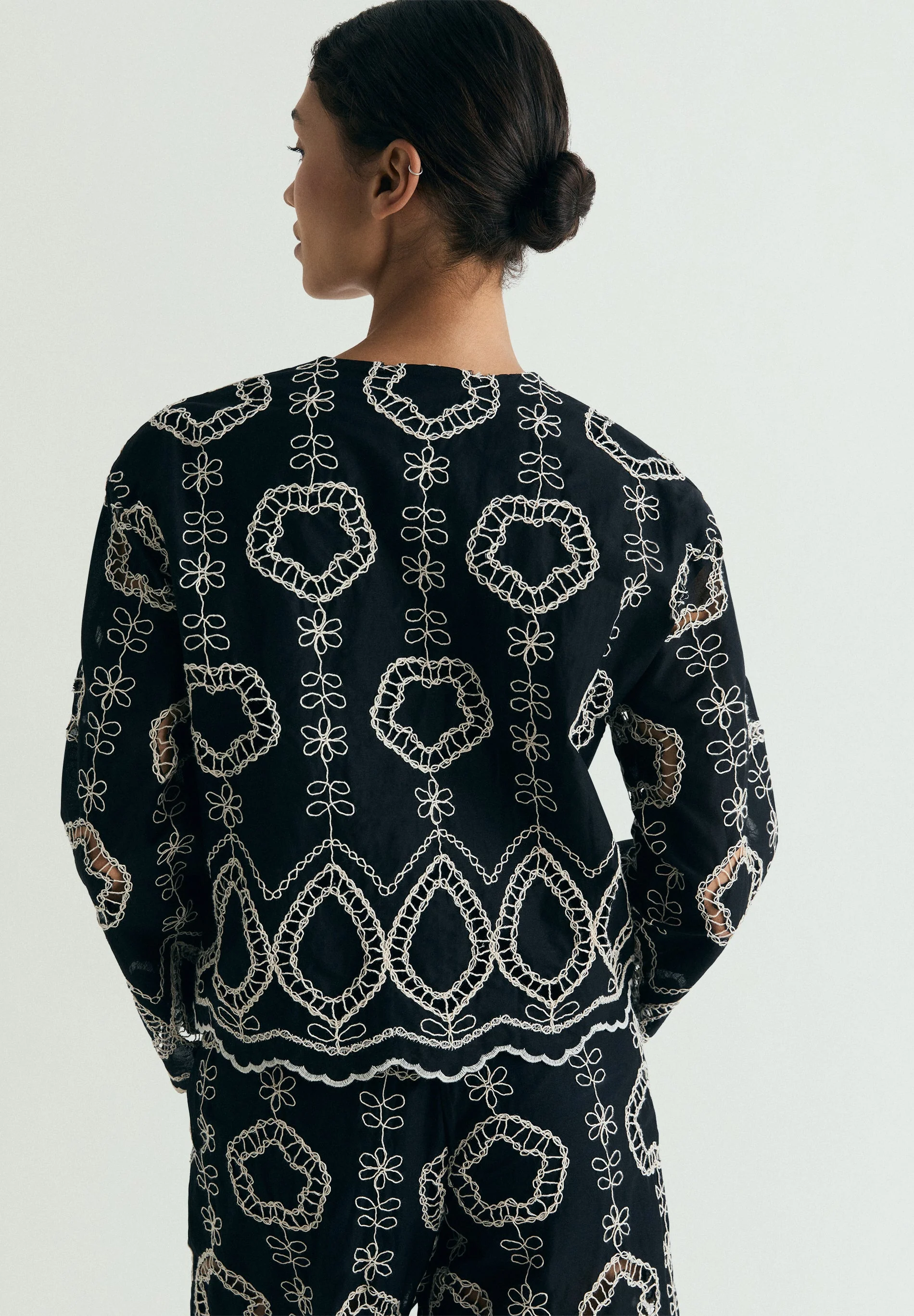 CONTRAST EMBROIDERED SHIRT - Image 4