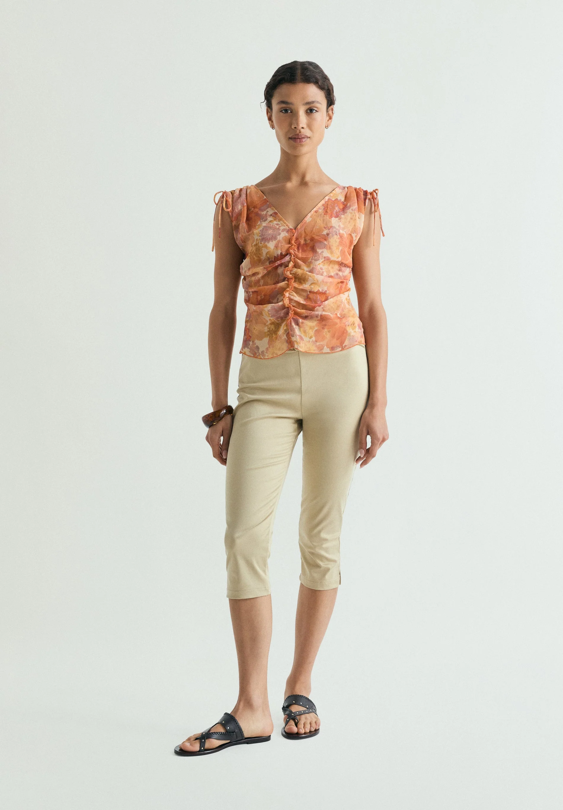 FLORAL GATHERED BLOUSE - Image 4