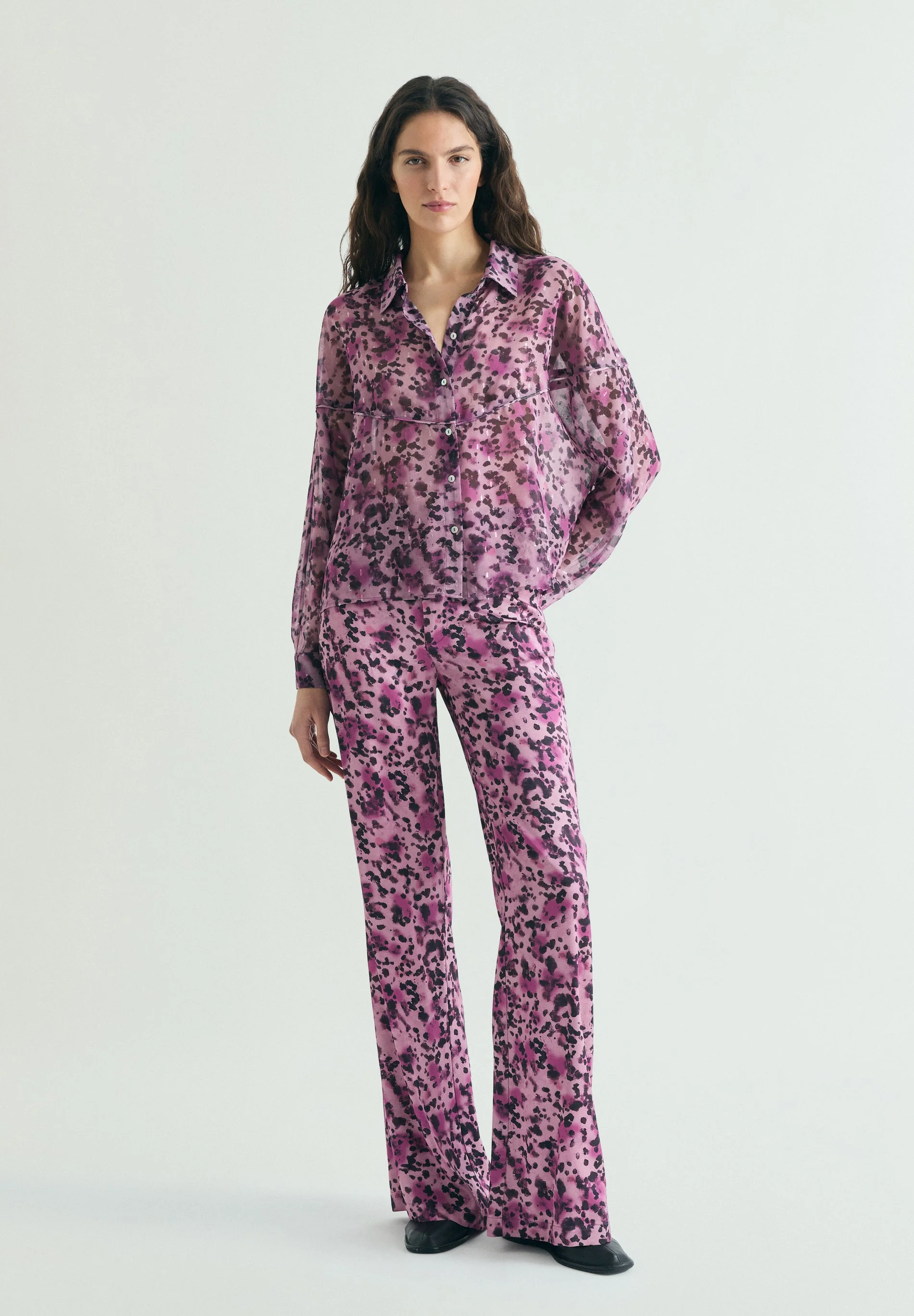 ANIMAL PRINT FLUID BLOUSE - Image 2