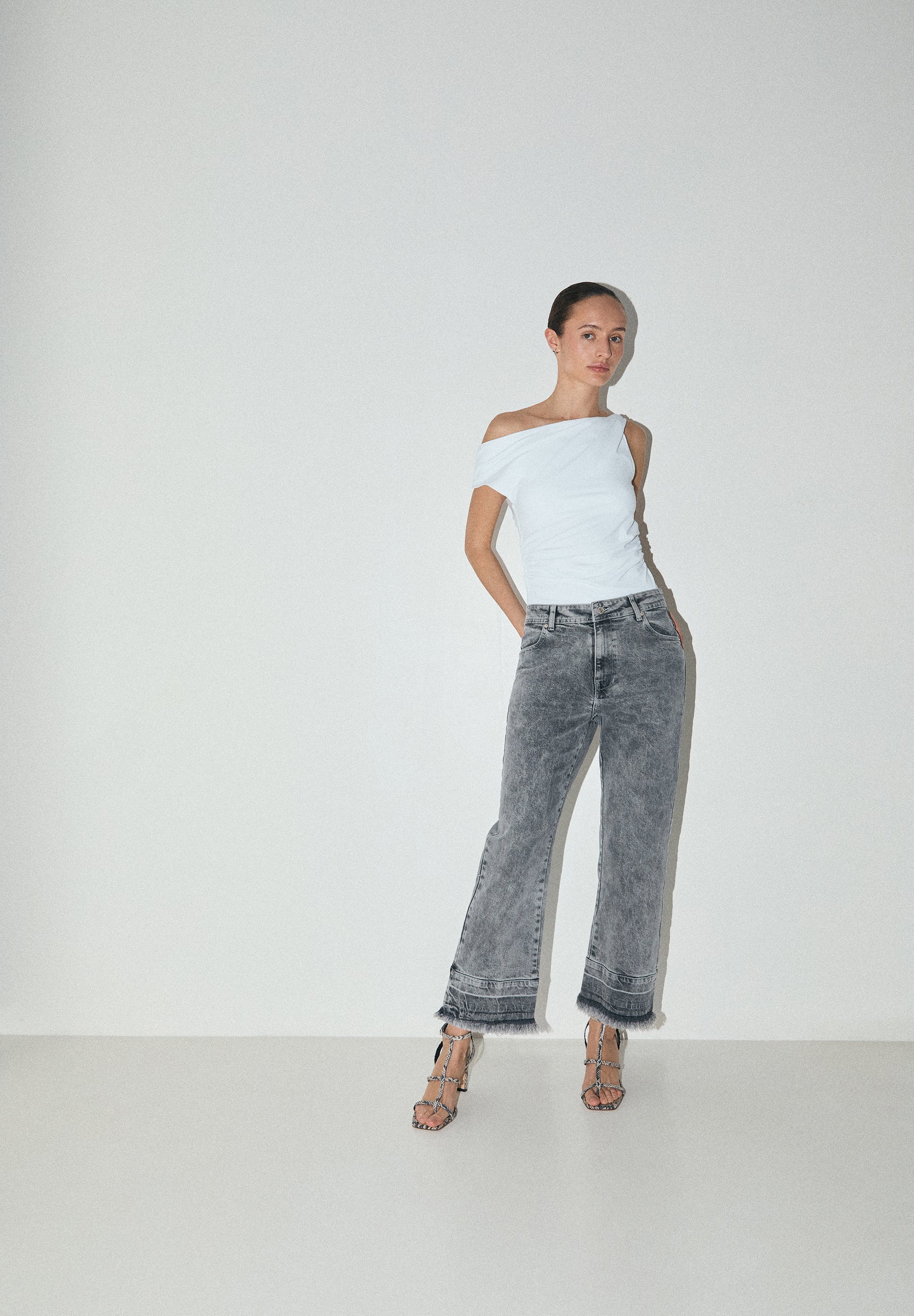 ASYMMETRIC DRAPED T-SHIRT - Image 7