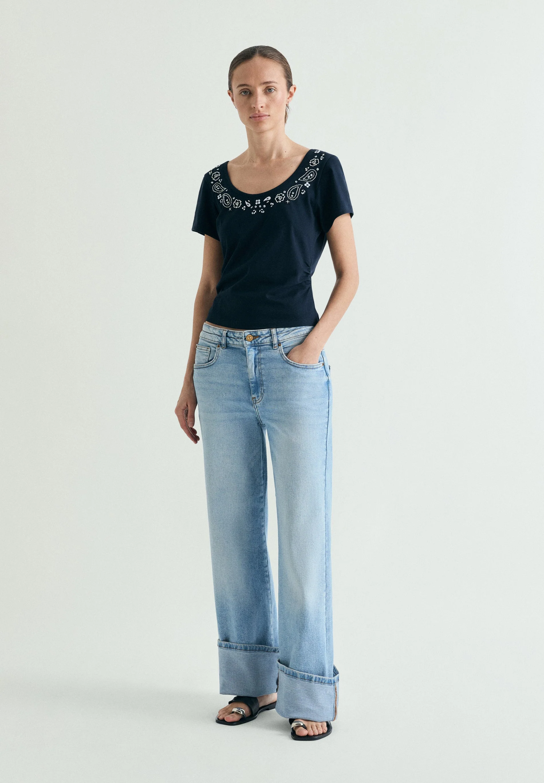 ROUND NECK T-SHIRT WITH BEADS