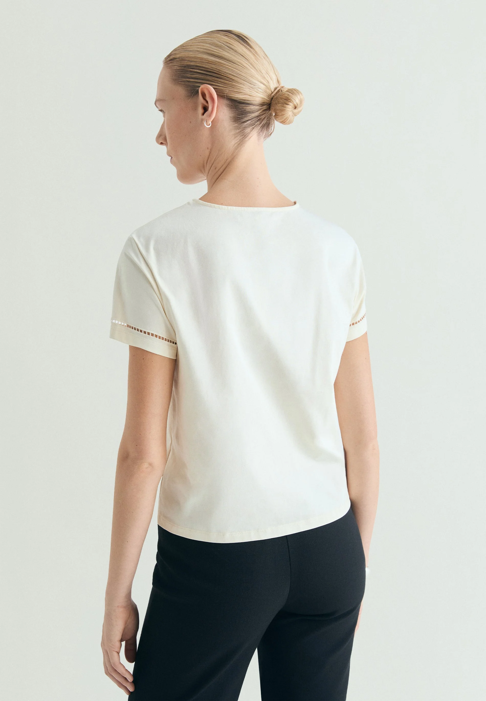 T-SHIRT WITH DIE-CUT STUDDED DETAILS - Image 3
