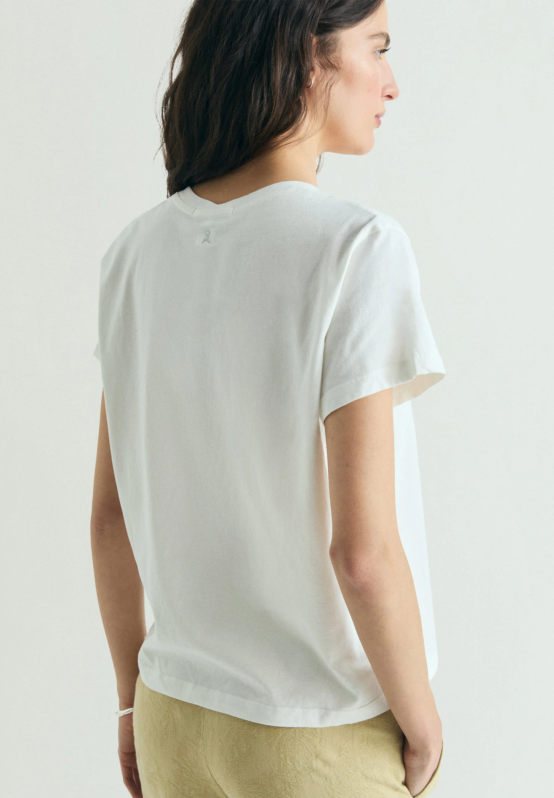 BASIC V-NECK T-SHIRT - Image 4
