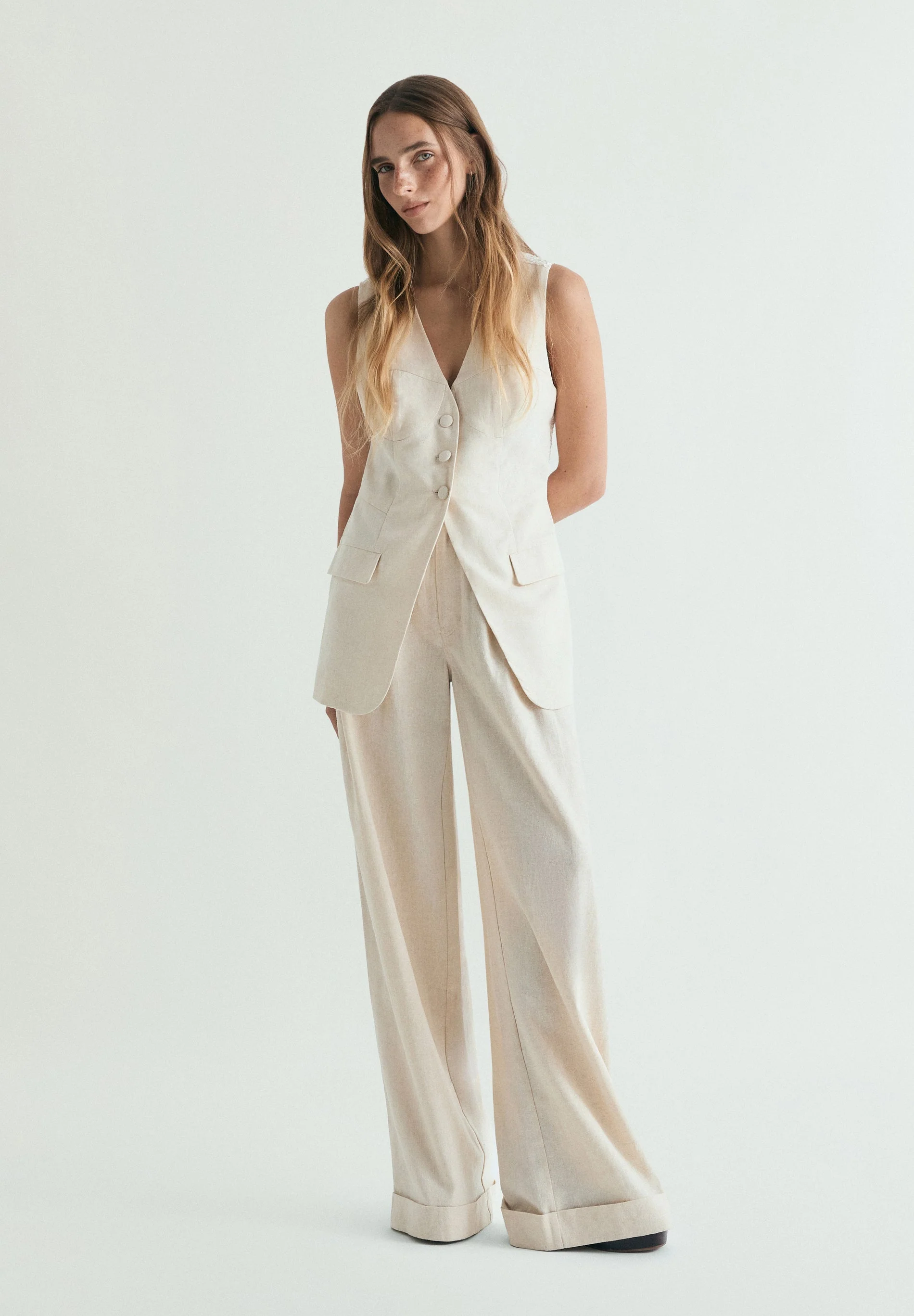 TEXTURED LINEN WAISTCOAT - Image 2