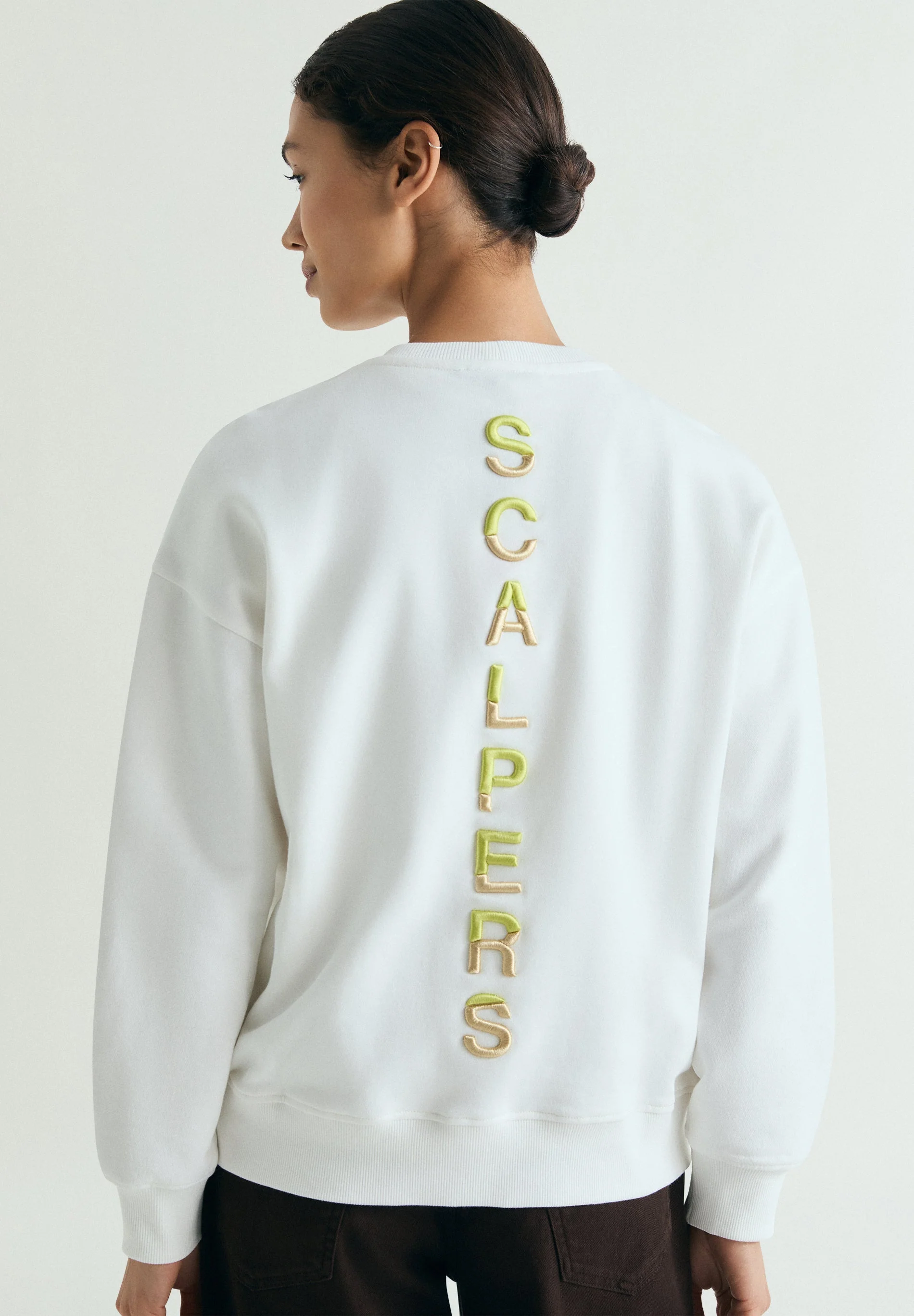SWEATSHIRT WITH BACK EMBROIDERY