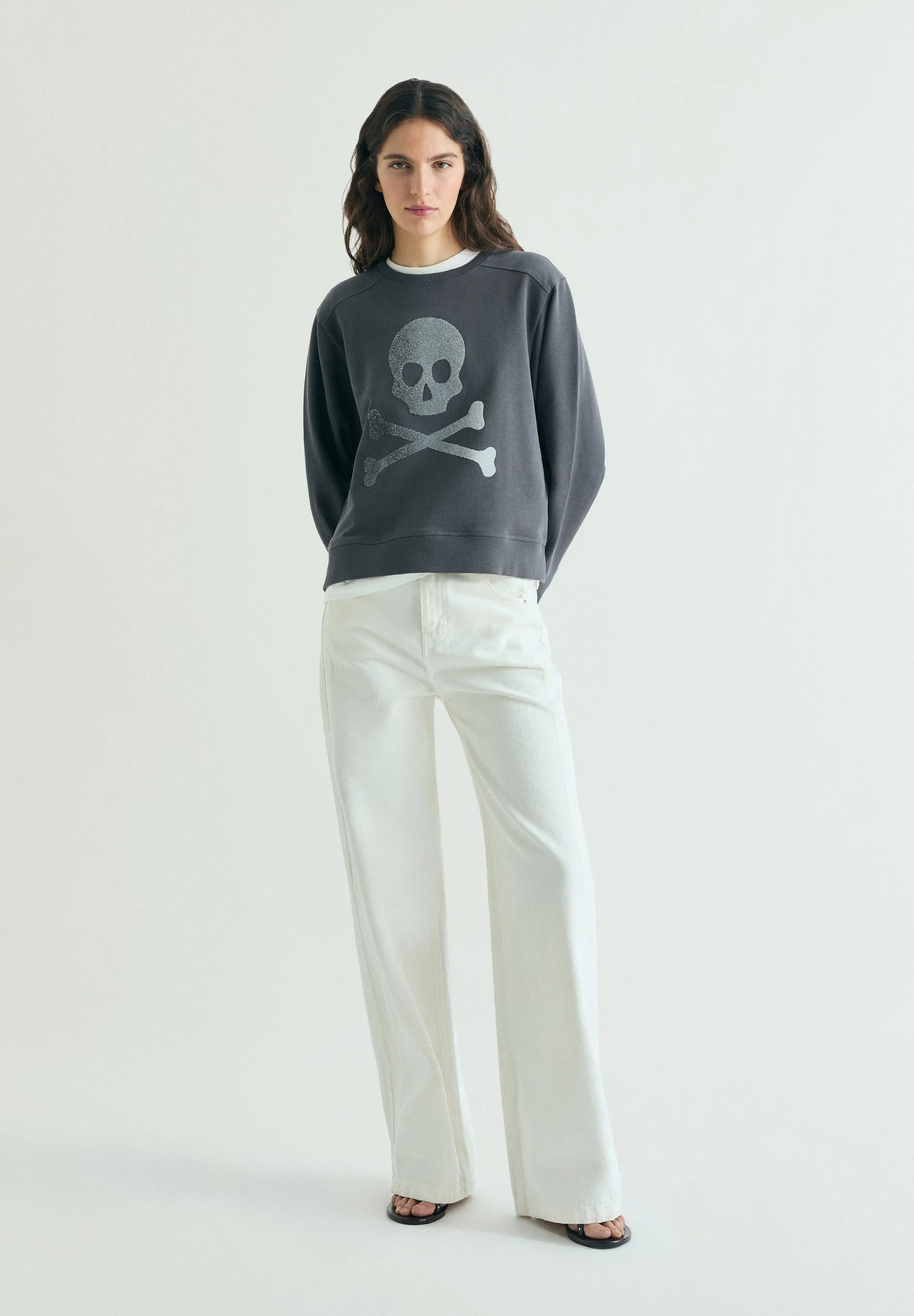 GLITTER SKULL SWEATSHIRT - Image 2