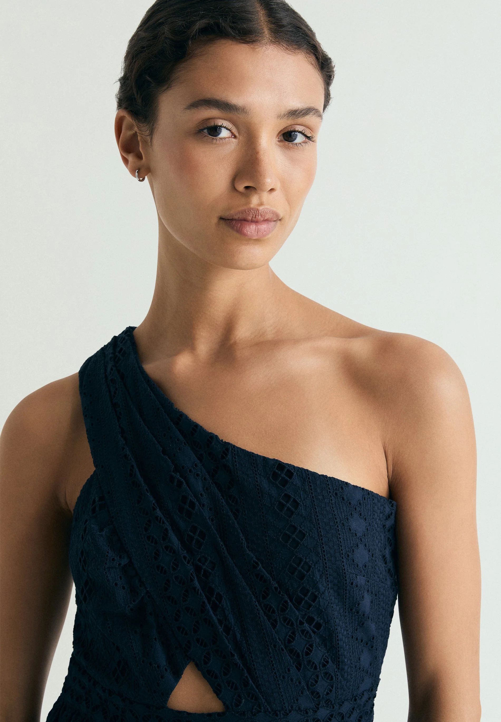 ASYMMETRIC EMBROIDERED MIDI DRESS - Image 3