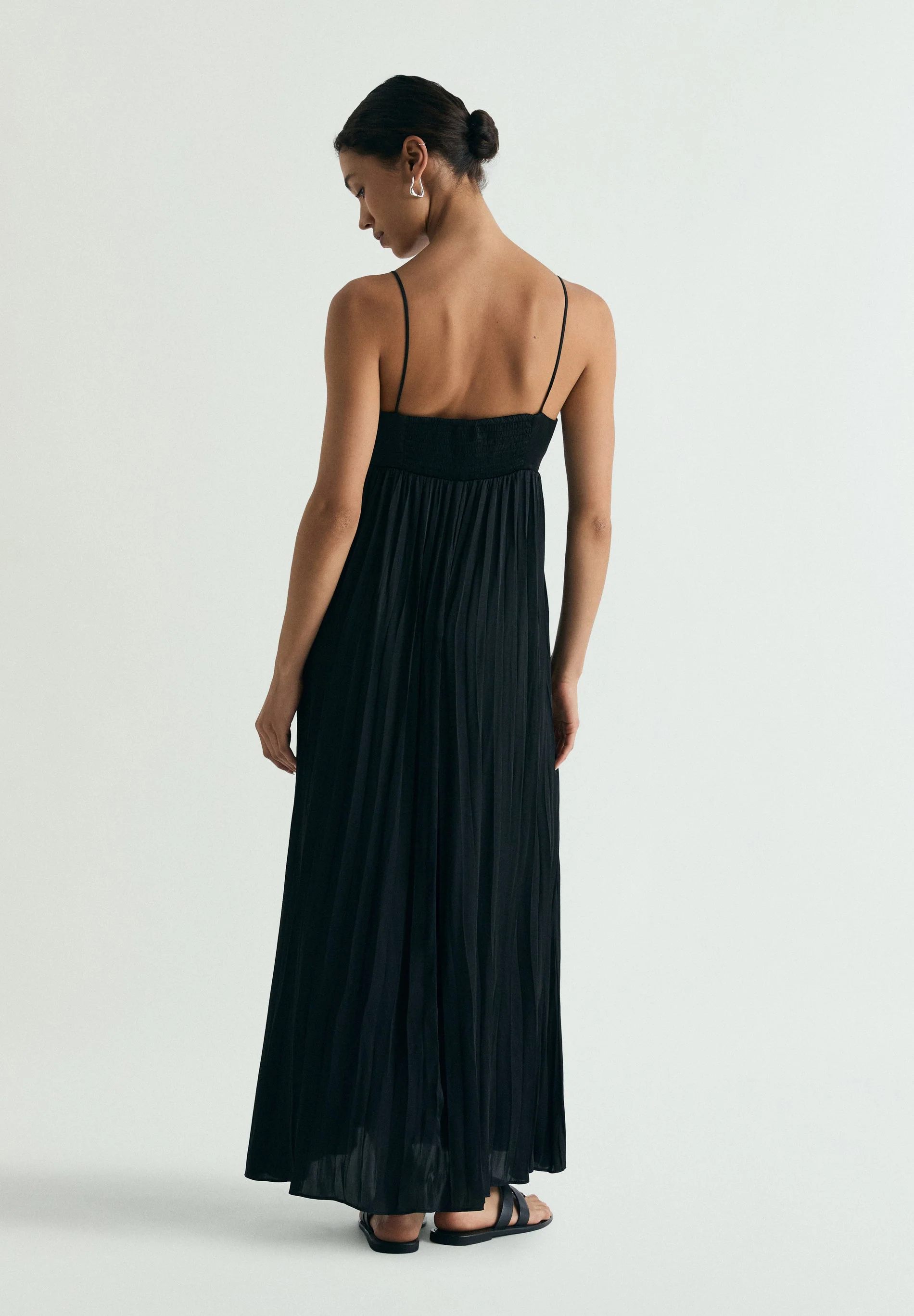 MIDI DRESS WITH FLORAL DETAIL - Image 3