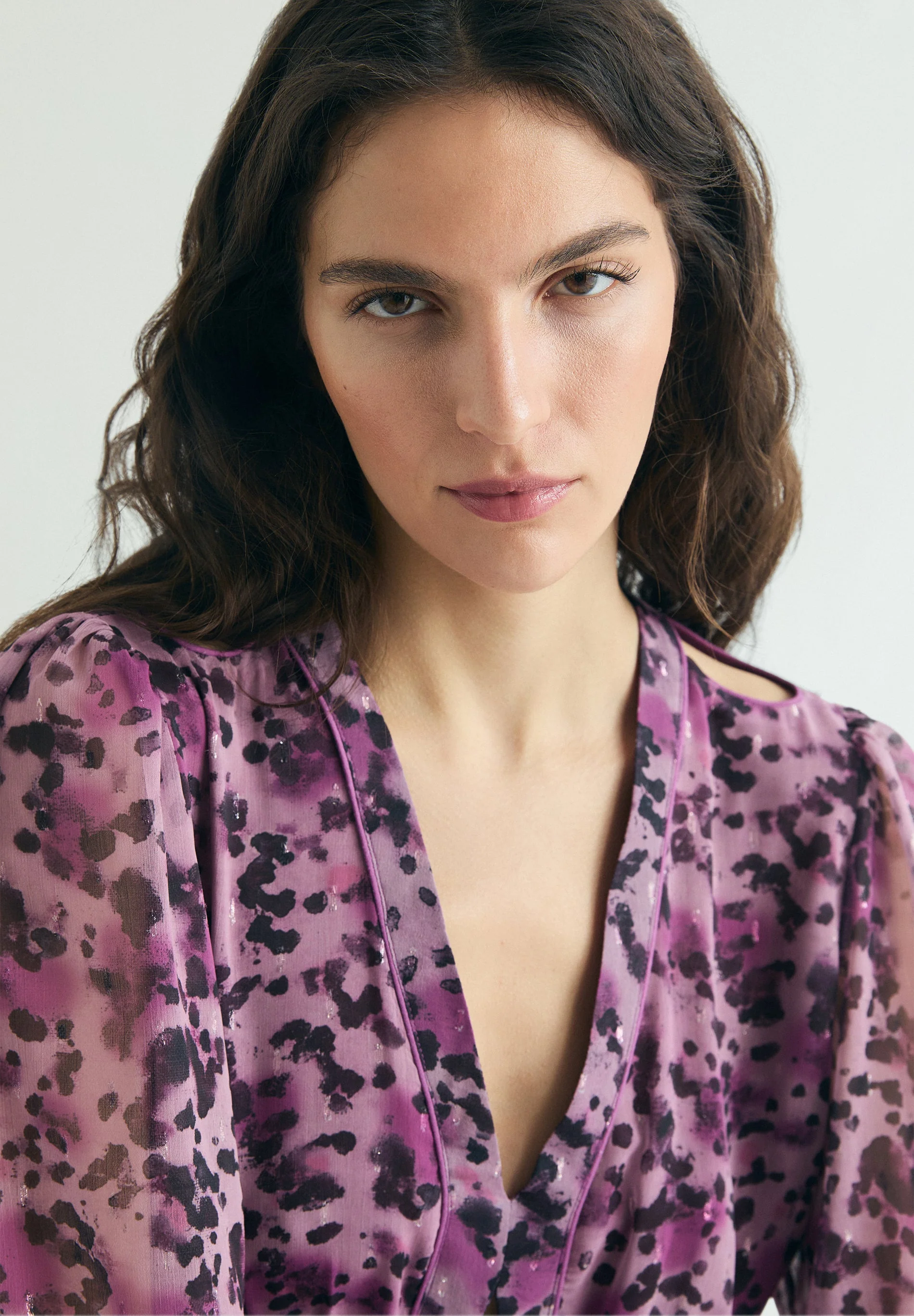 PRINTED MIDI DRESS WITH OPENINGS - Image 4