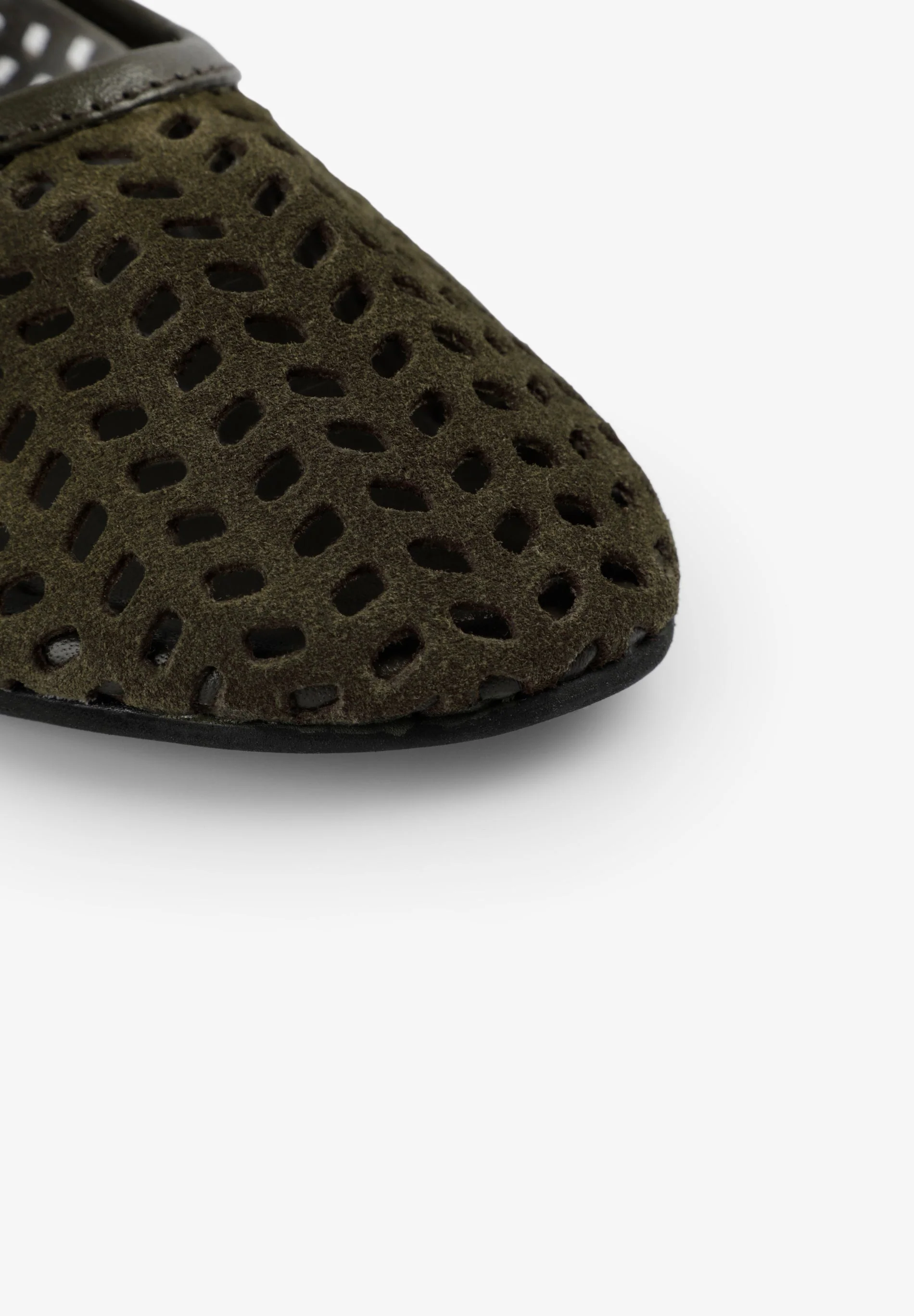 LEATHER BALLET FLATS WITH VENTS - Image 4