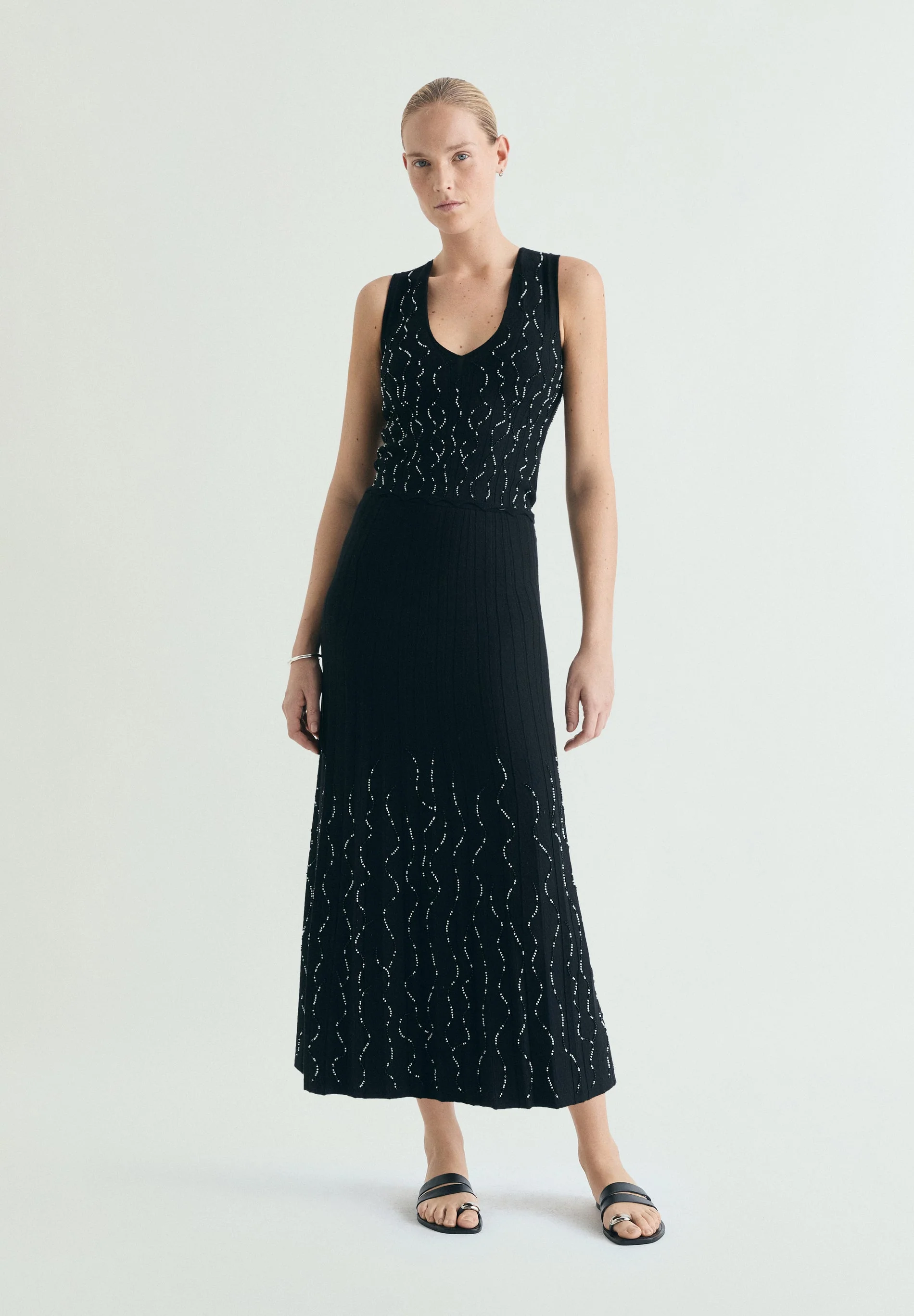 MIDI KNIT SKIRT WITH BEADS