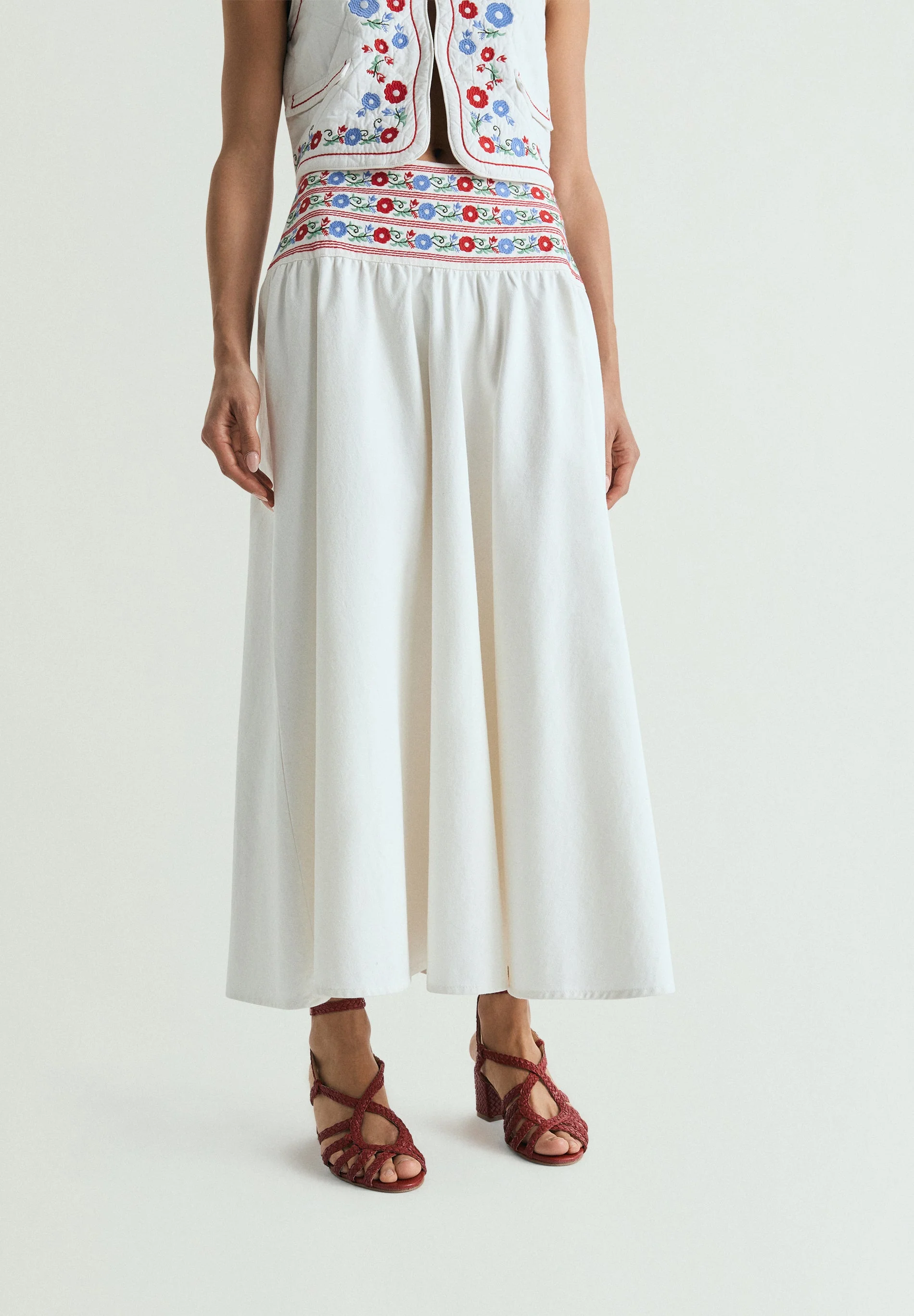 EMBROIDERED DENIM SKIRT - Image 2