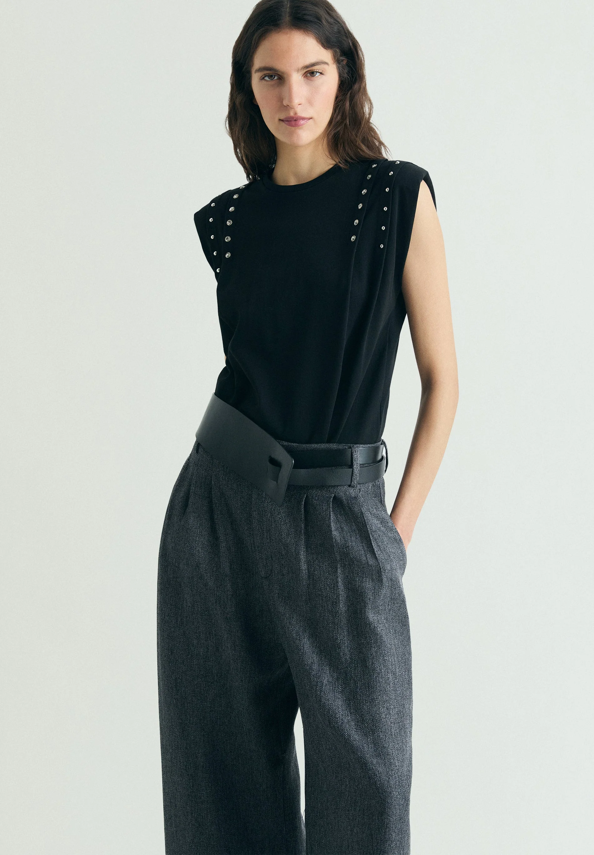 SLEEVELESS STUDDED T-SHIRT