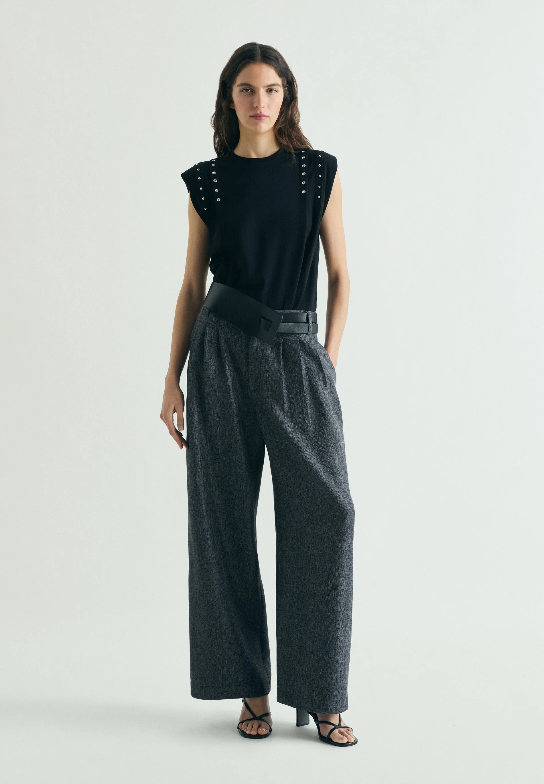 SLEEVELESS STUDDED T-SHIRT - Image 3