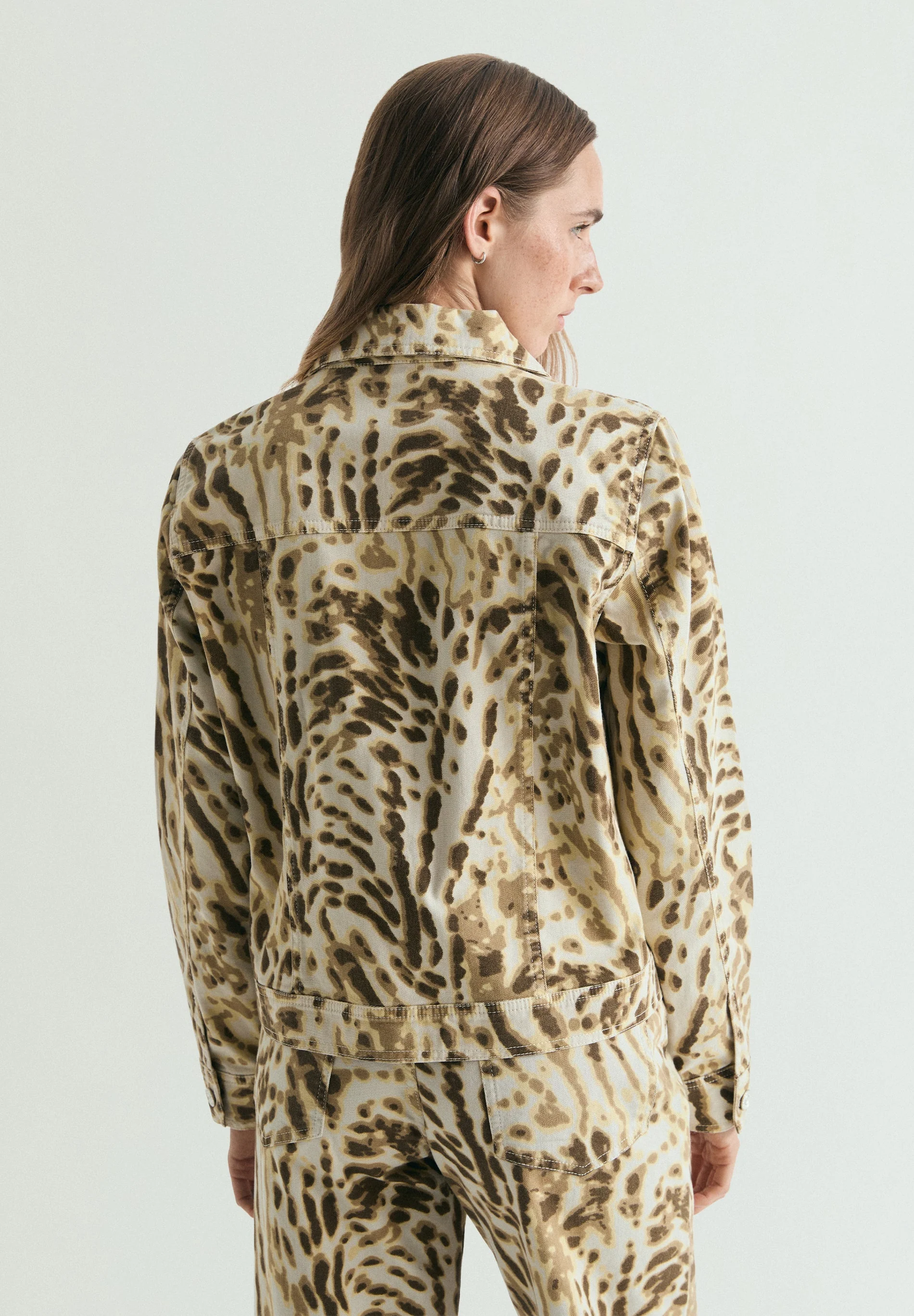 ANIMAL PRINT DENIM JACKET - Image 3