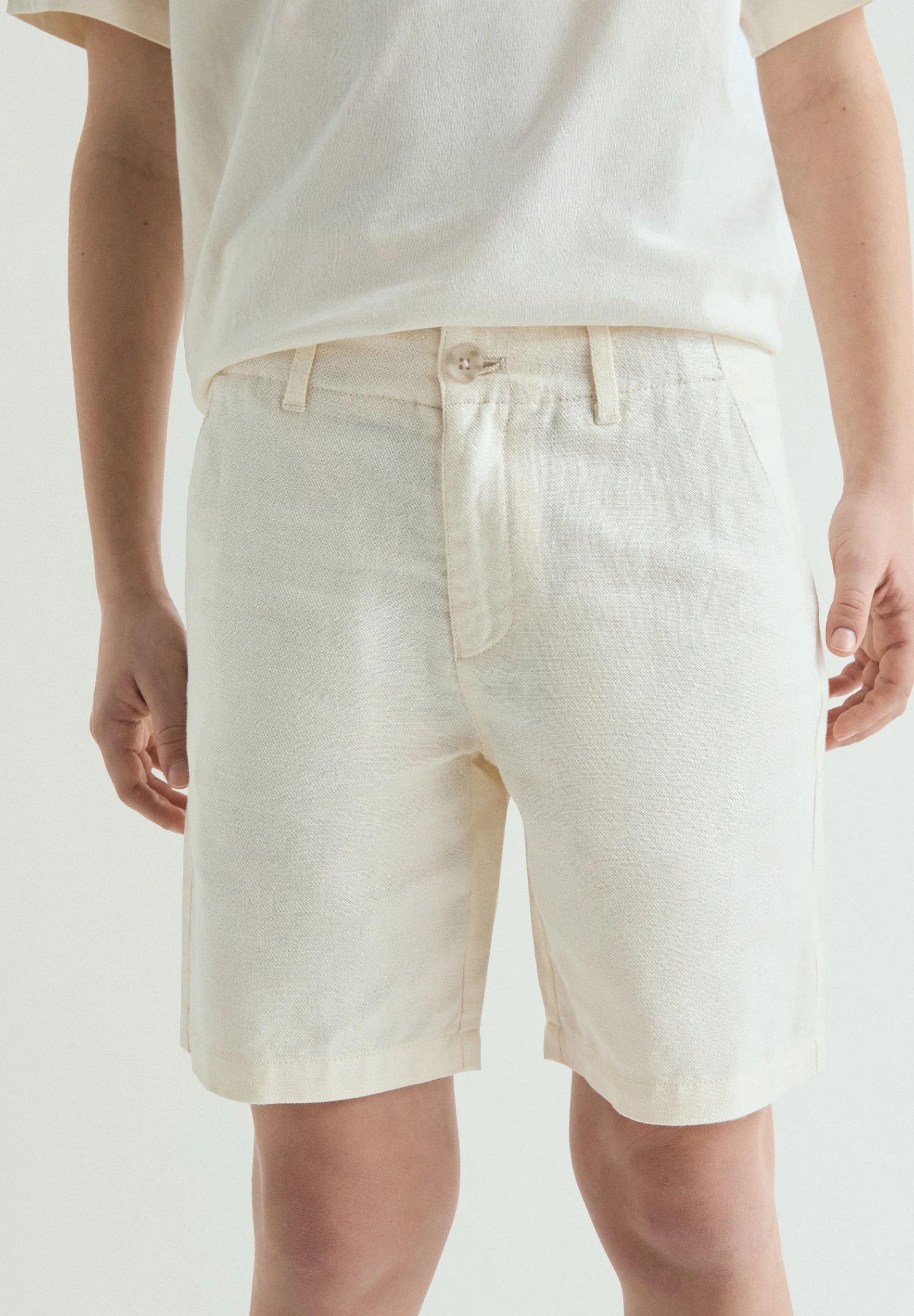 REGULAR FIT LINEN BERMUDA SHORTS - Image 3