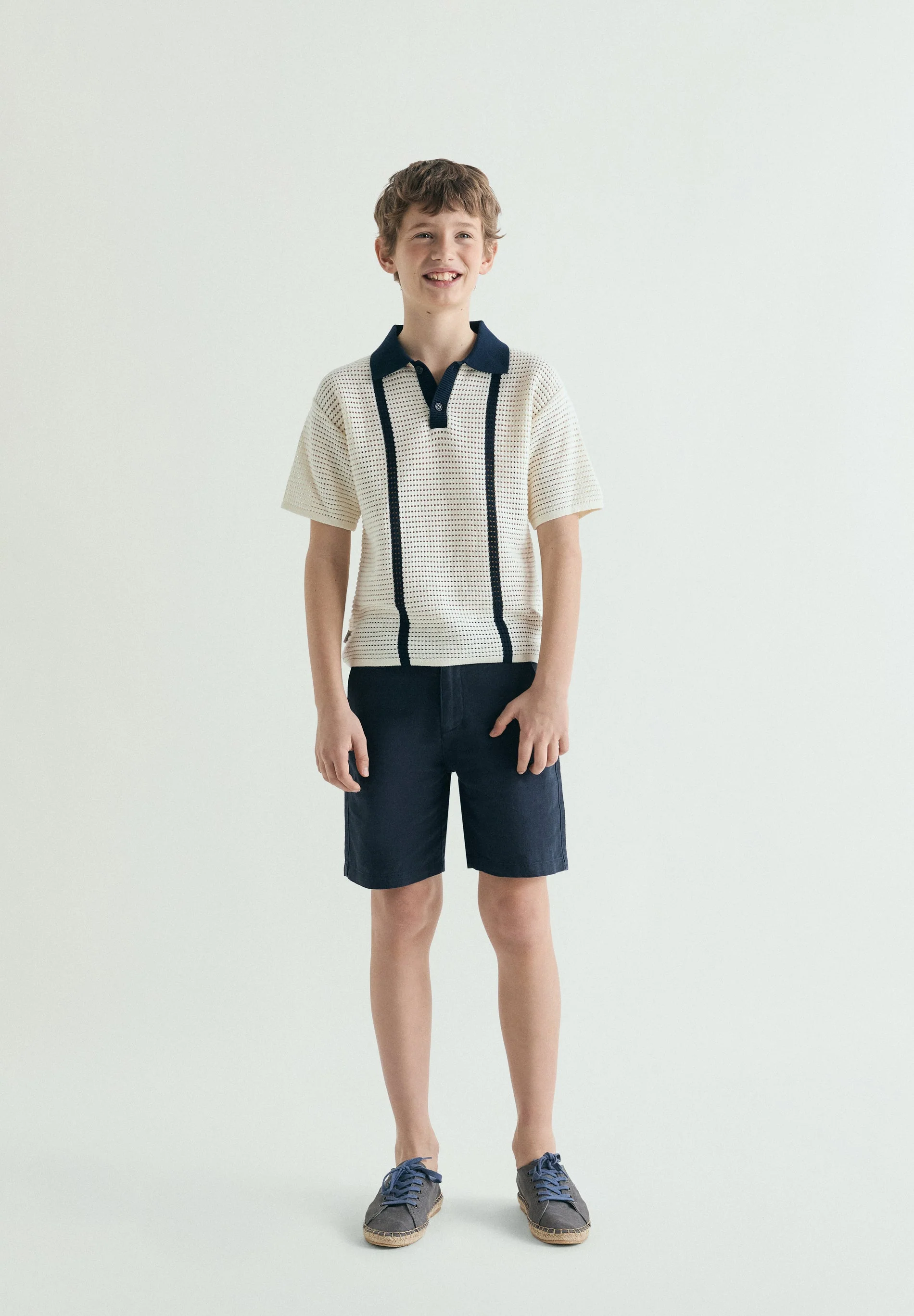 REGULAR FIT LINEN BERMUDA SHORTS - Image 2