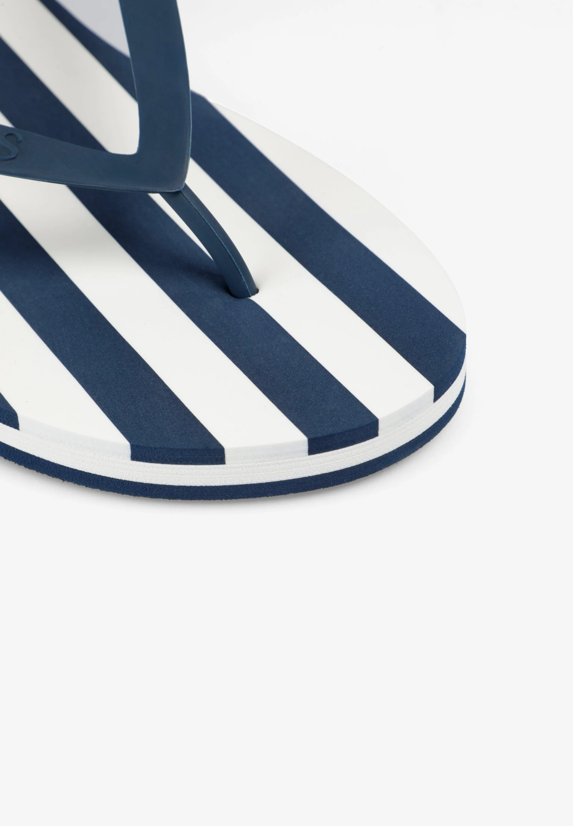 STRIPED BEACH FLIP FLOPS - Image 5