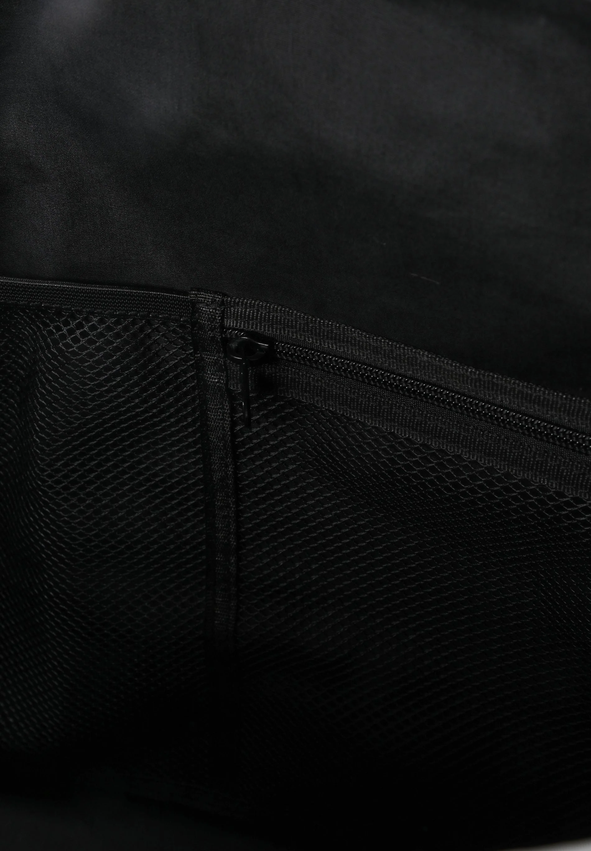 TECHNICAL TRAVEL BAG - Image 9