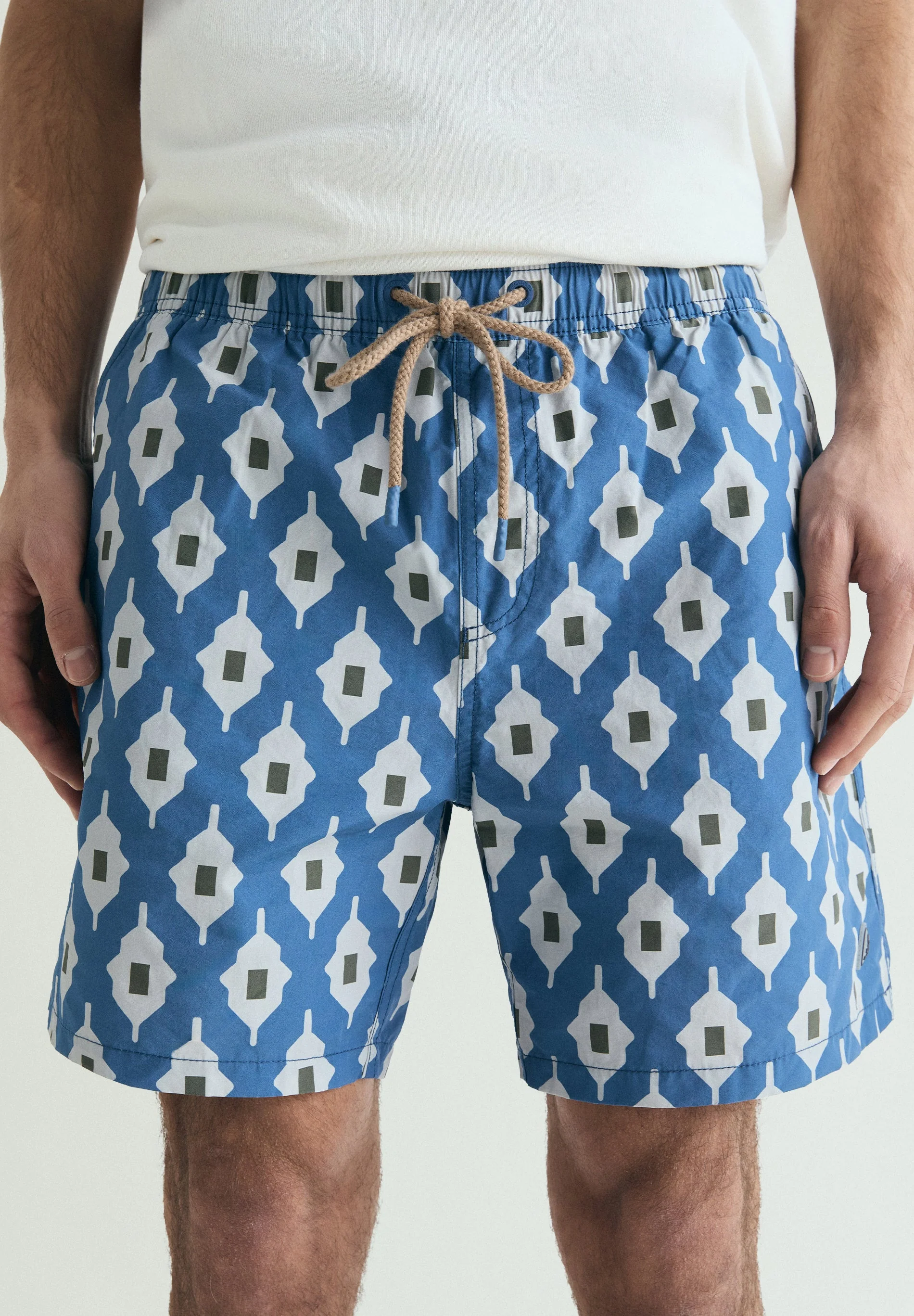 GEOMETRIC PRINT SWIMMING TRUNKS - Image 3
